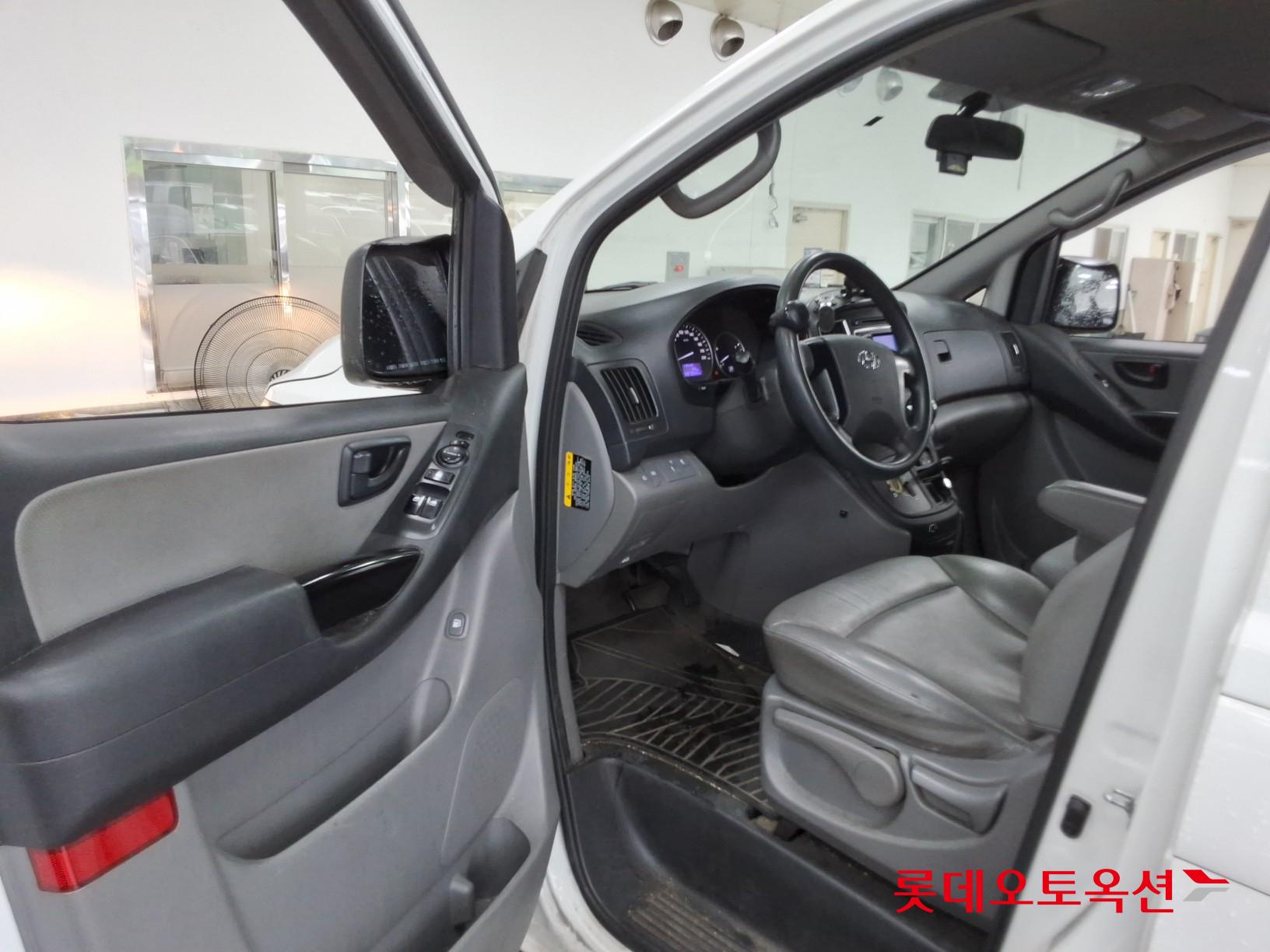2021 - hyundai grand starex