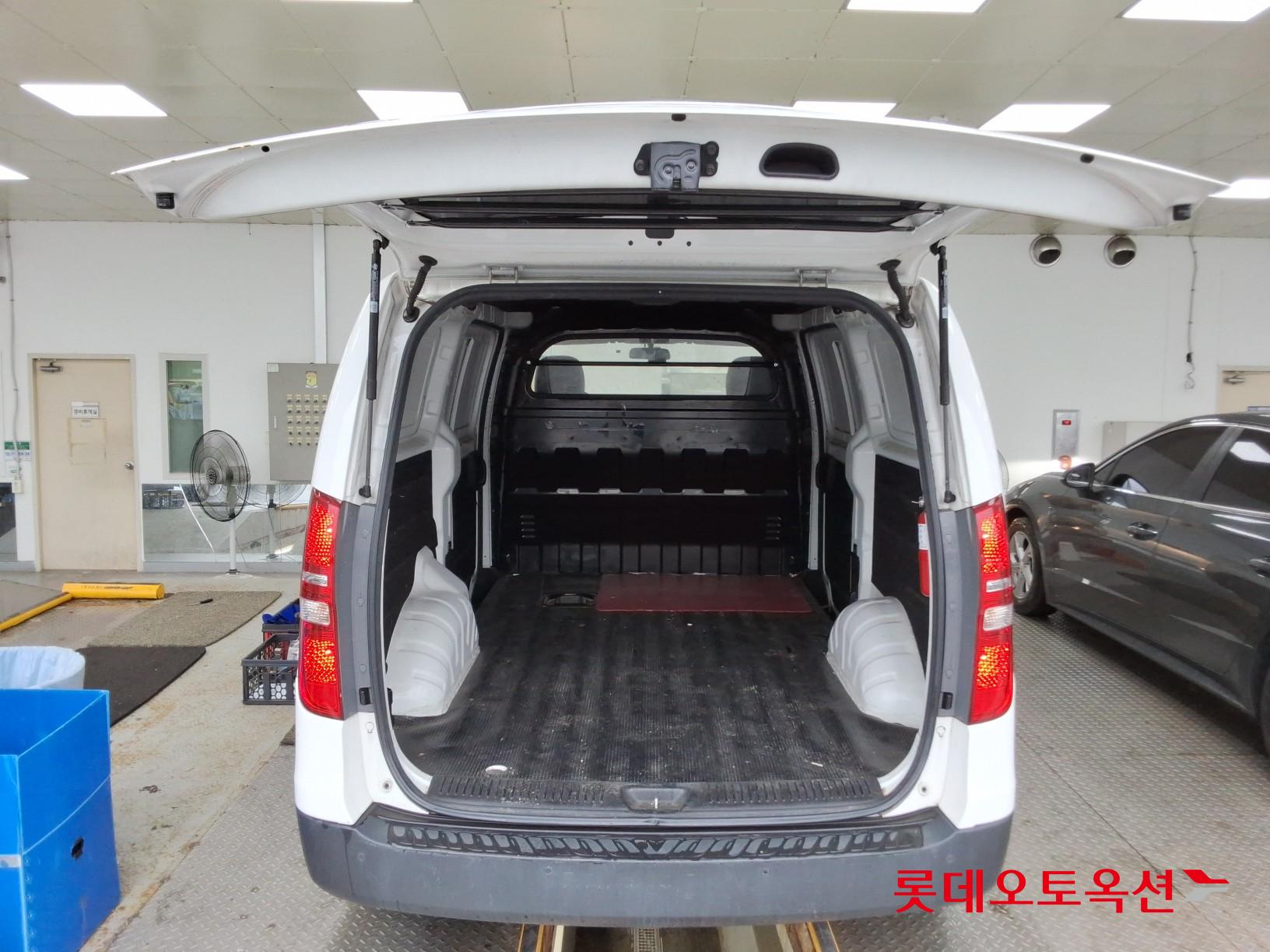 2021 - hyundai grand starex