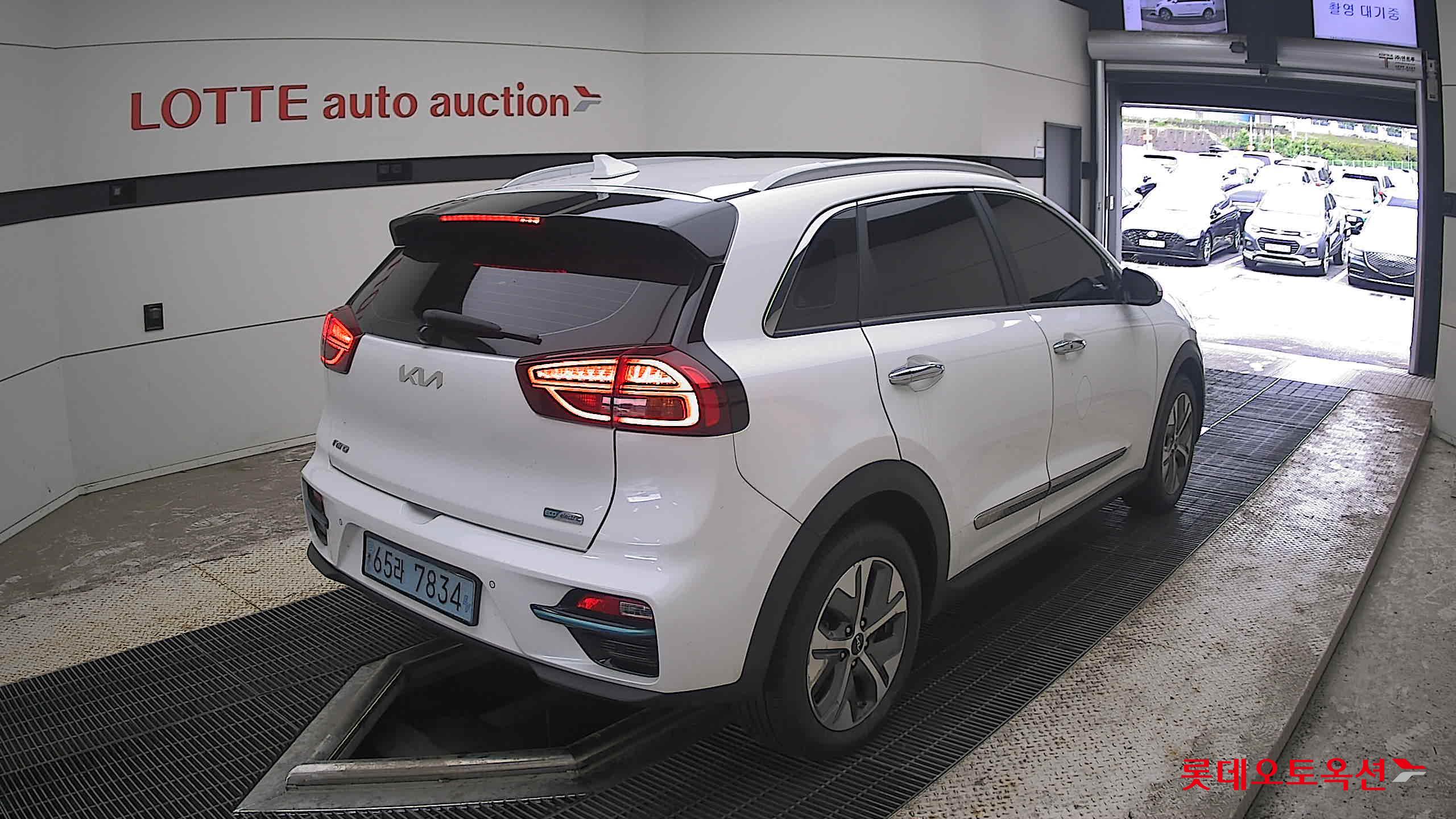 2022 - kia niro