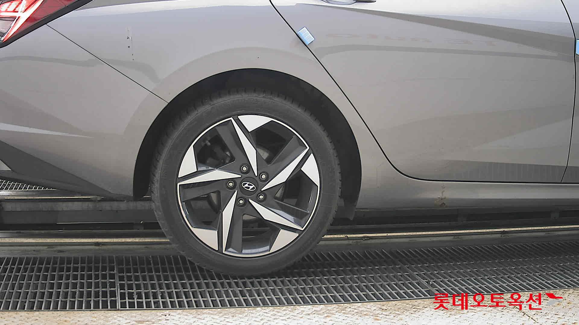 2021 - hyundai avante