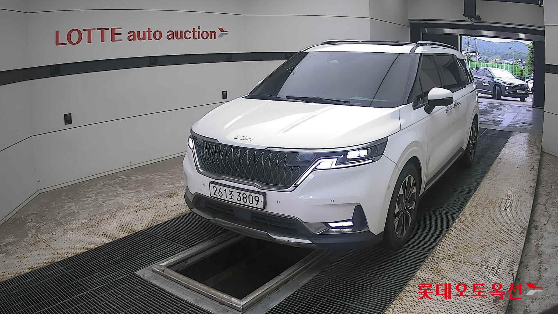 2023 - kia carnival
