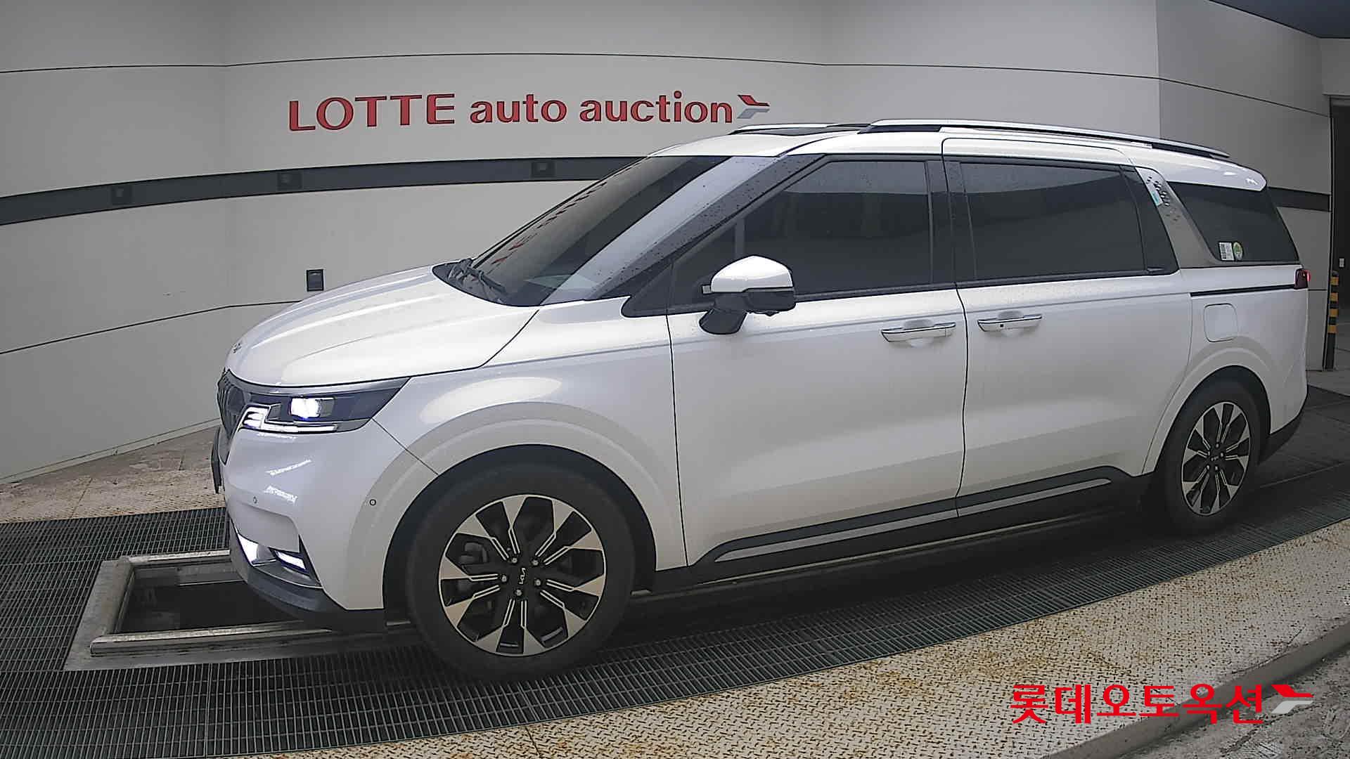 2023 - kia carnival