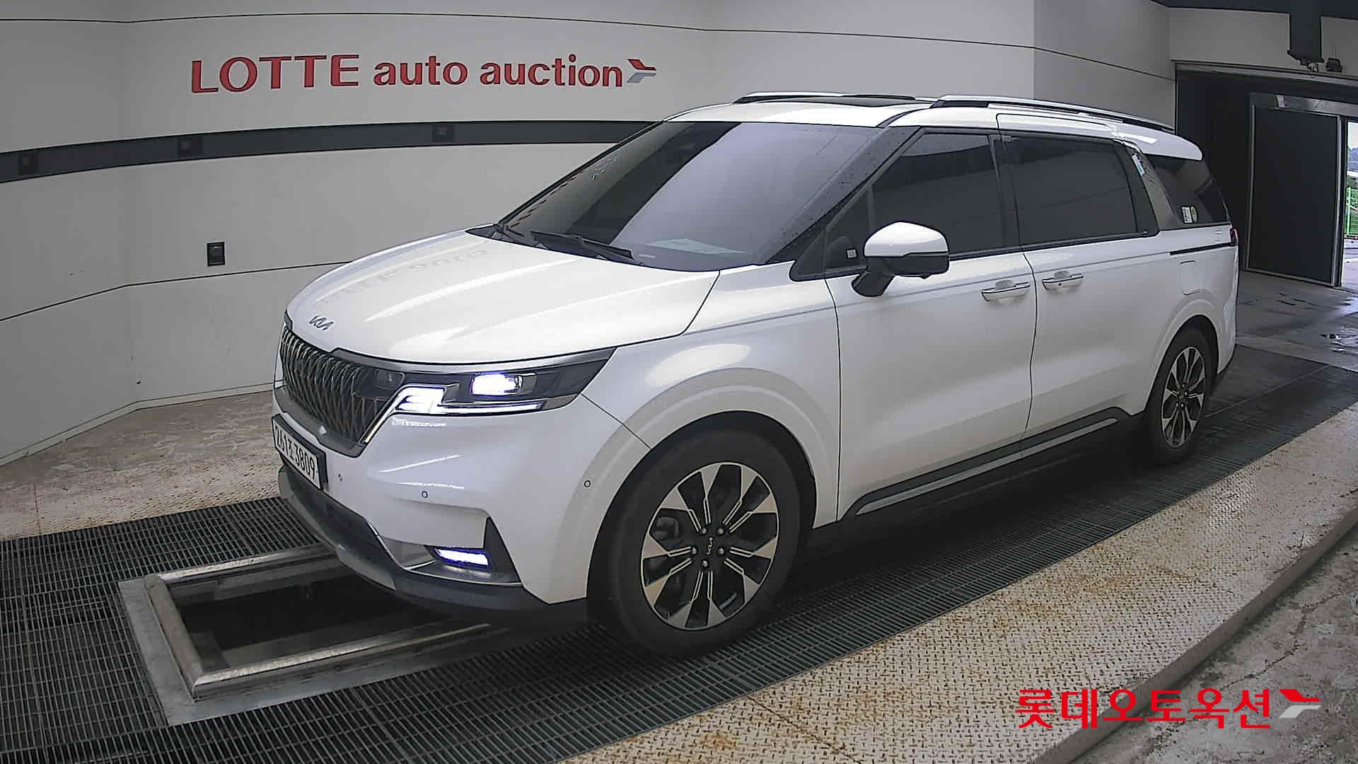 2023 - kia carnival