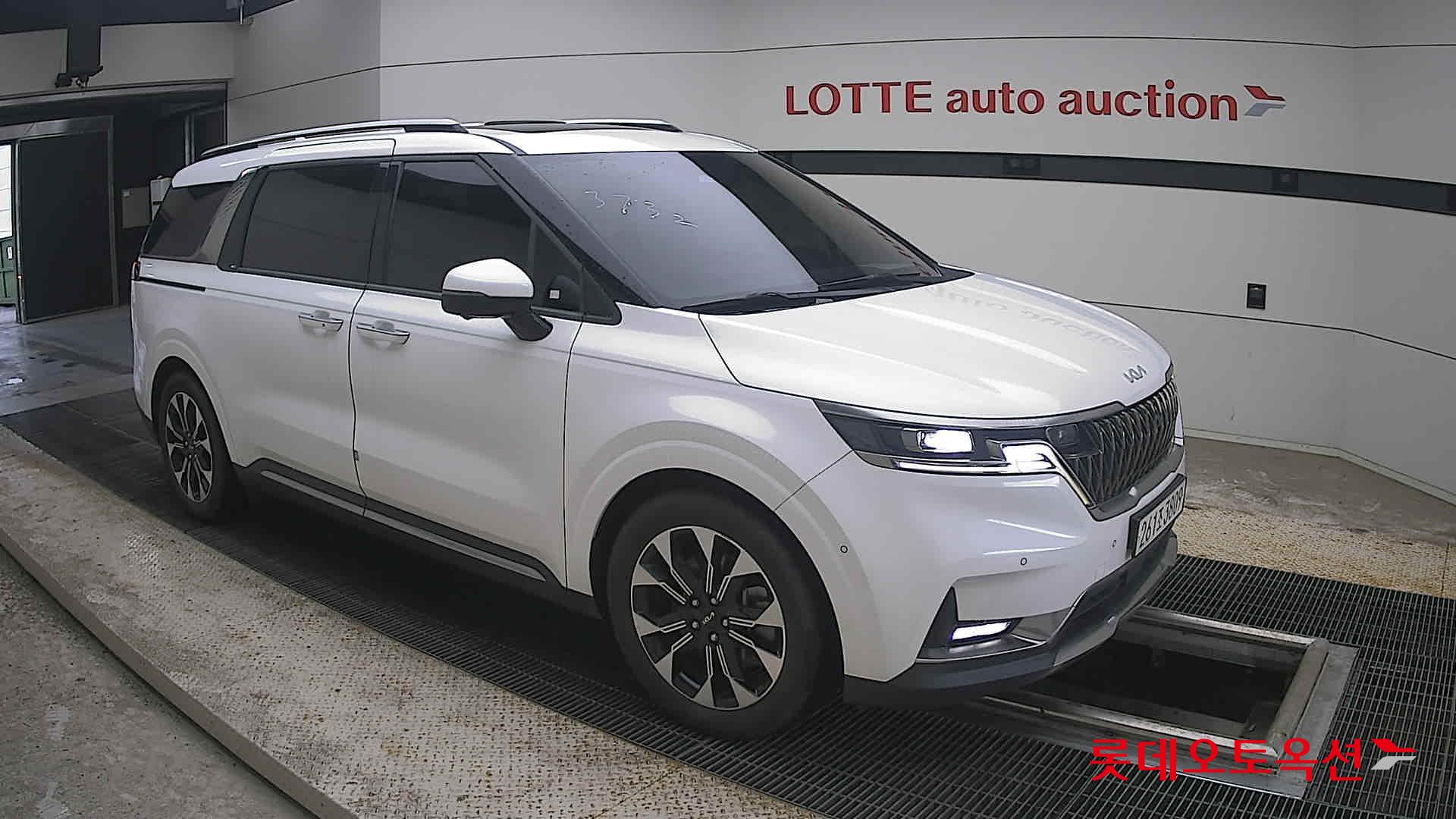2023 - kia carnival