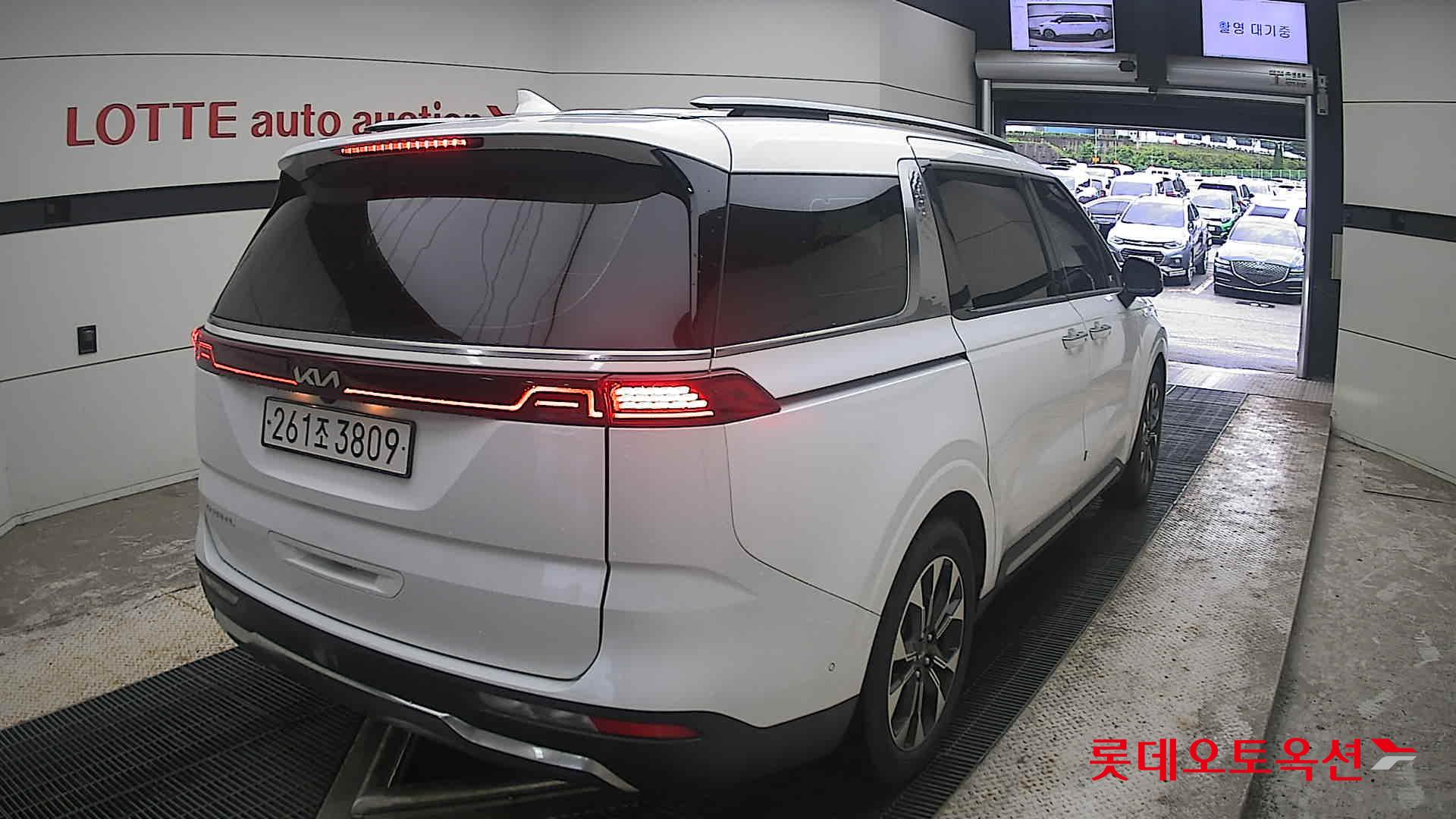 2023 - kia carnival