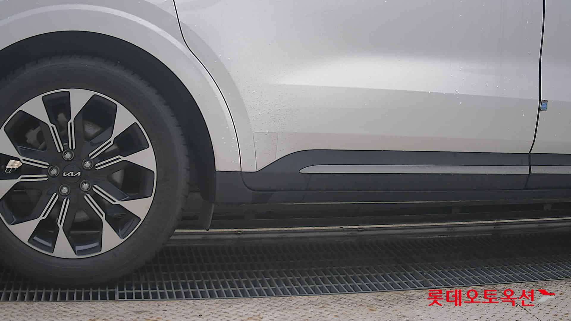 2023 - kia carnival