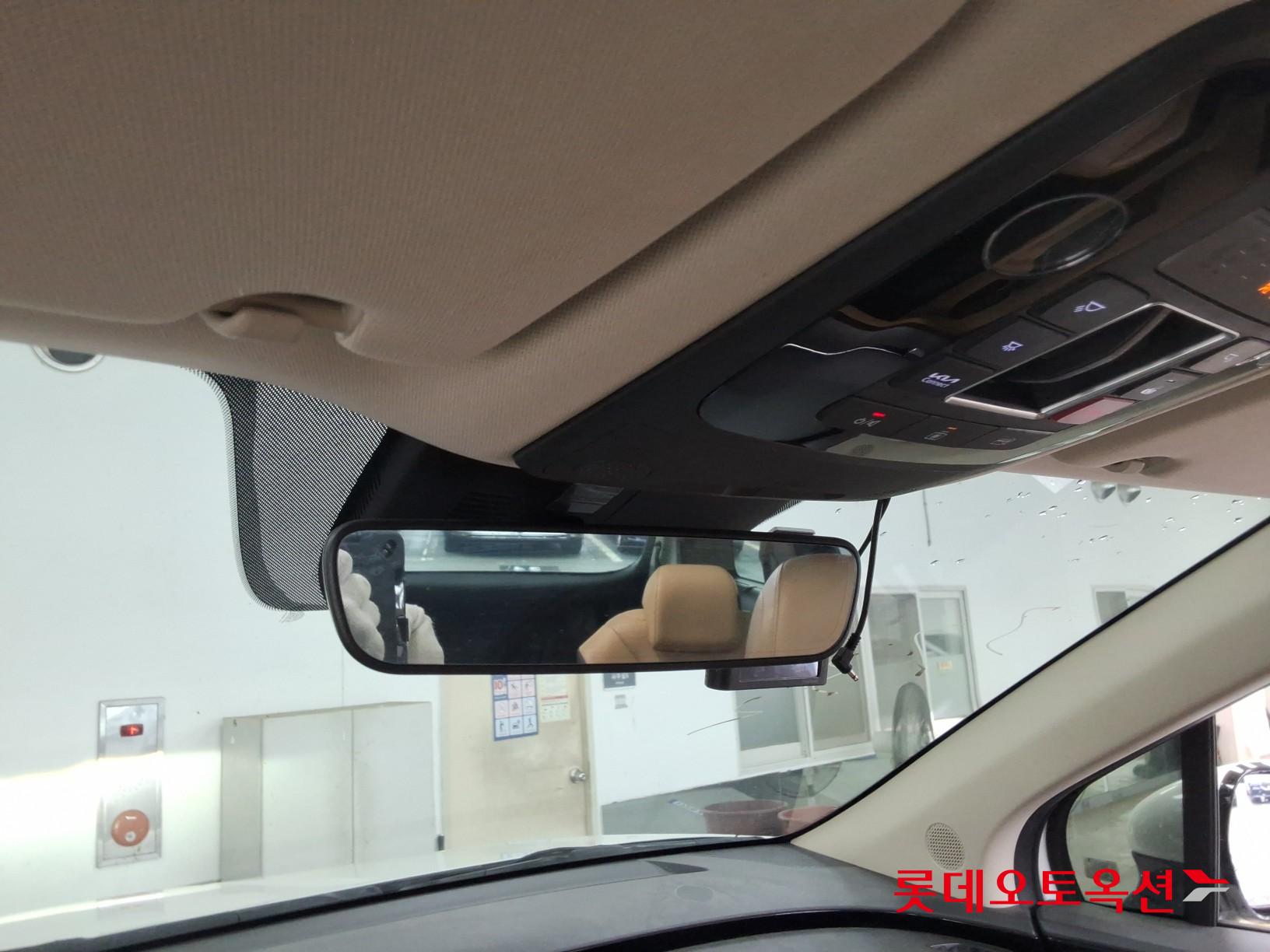 2023 - kia carnival