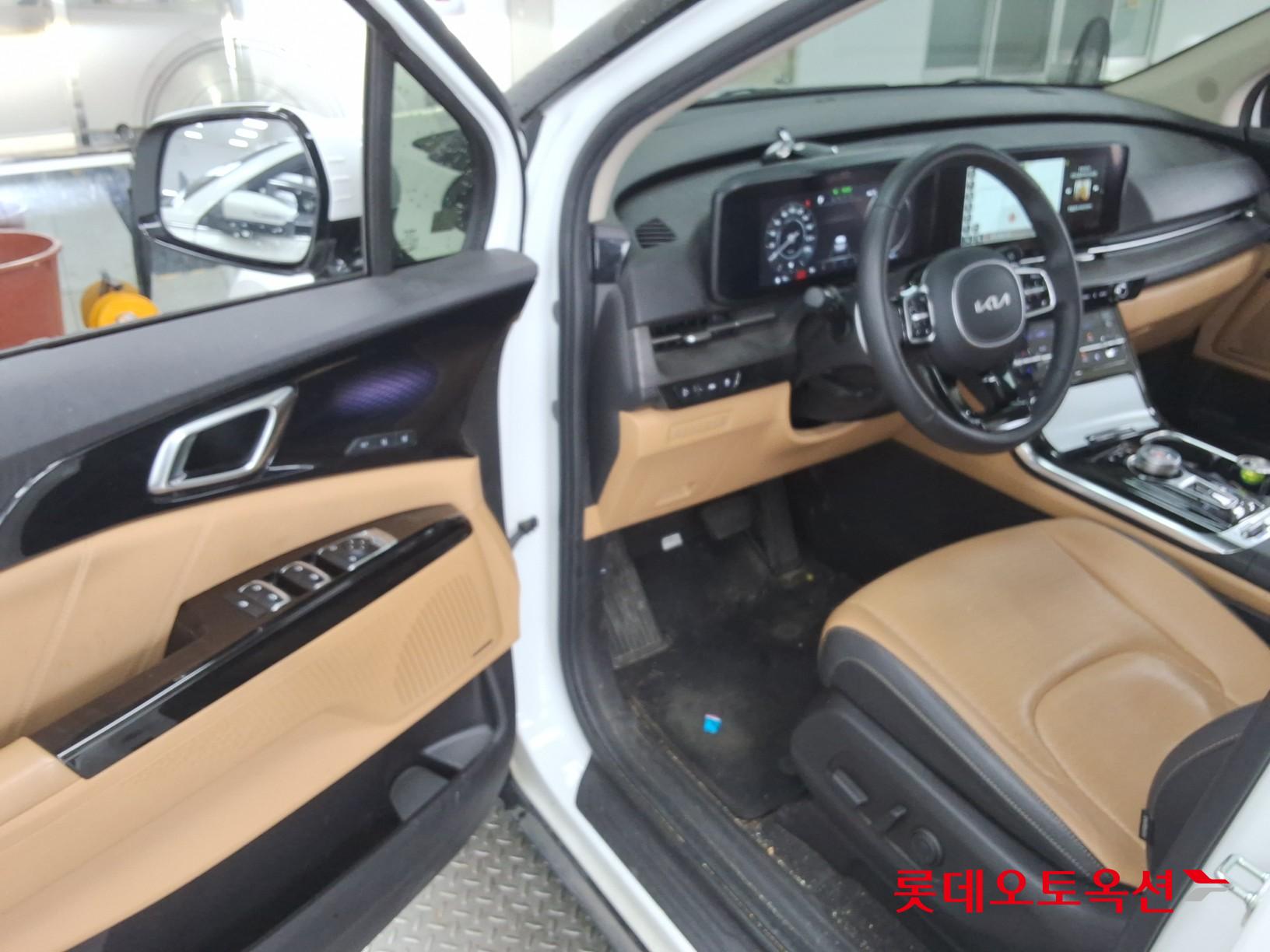 2023 - kia carnival