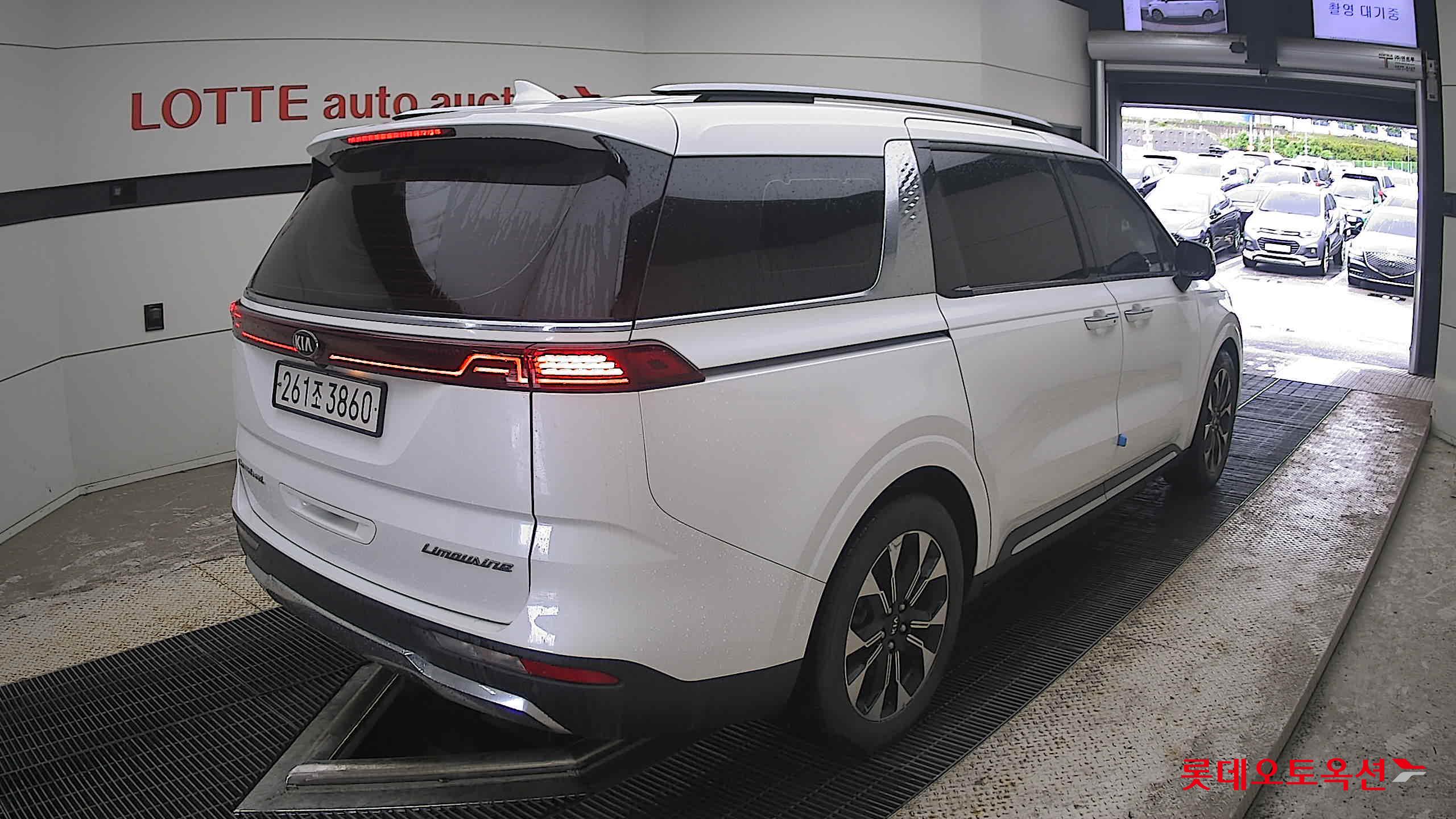 2021 - kia carnival