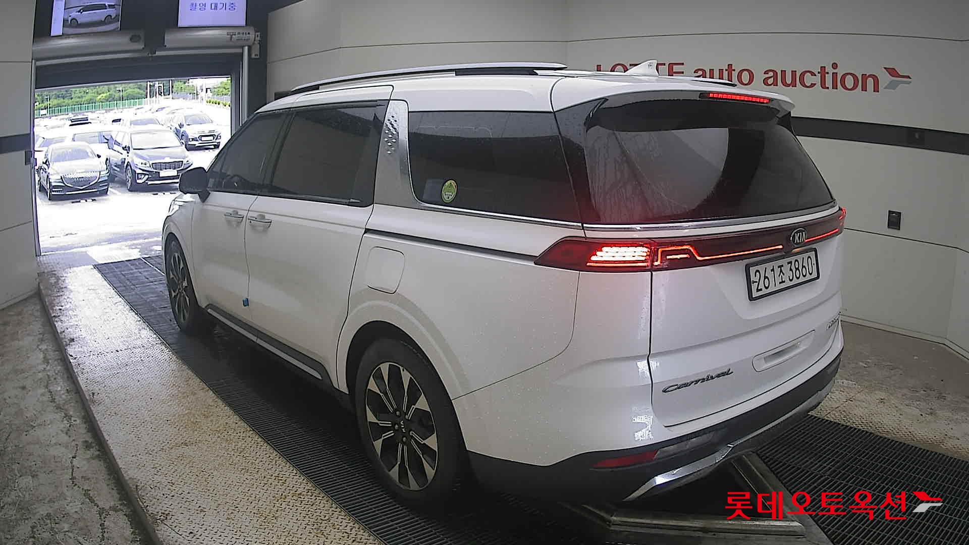 2021 - kia carnival
