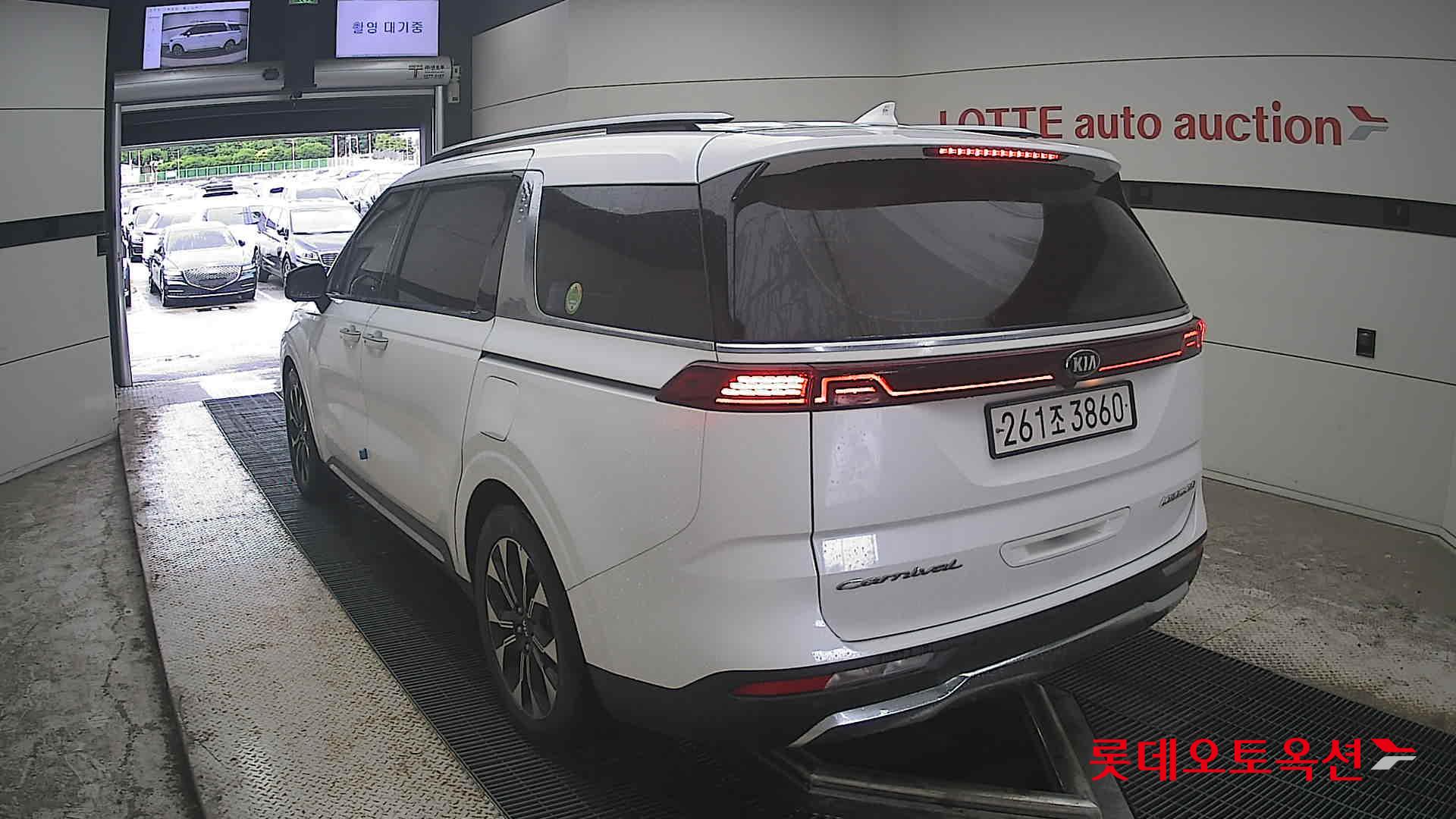 2021 - kia carnival