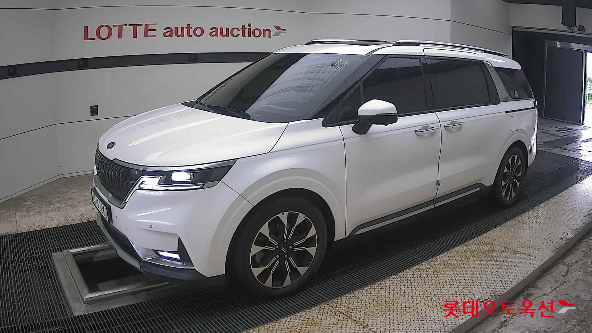 2021 - kia carnival