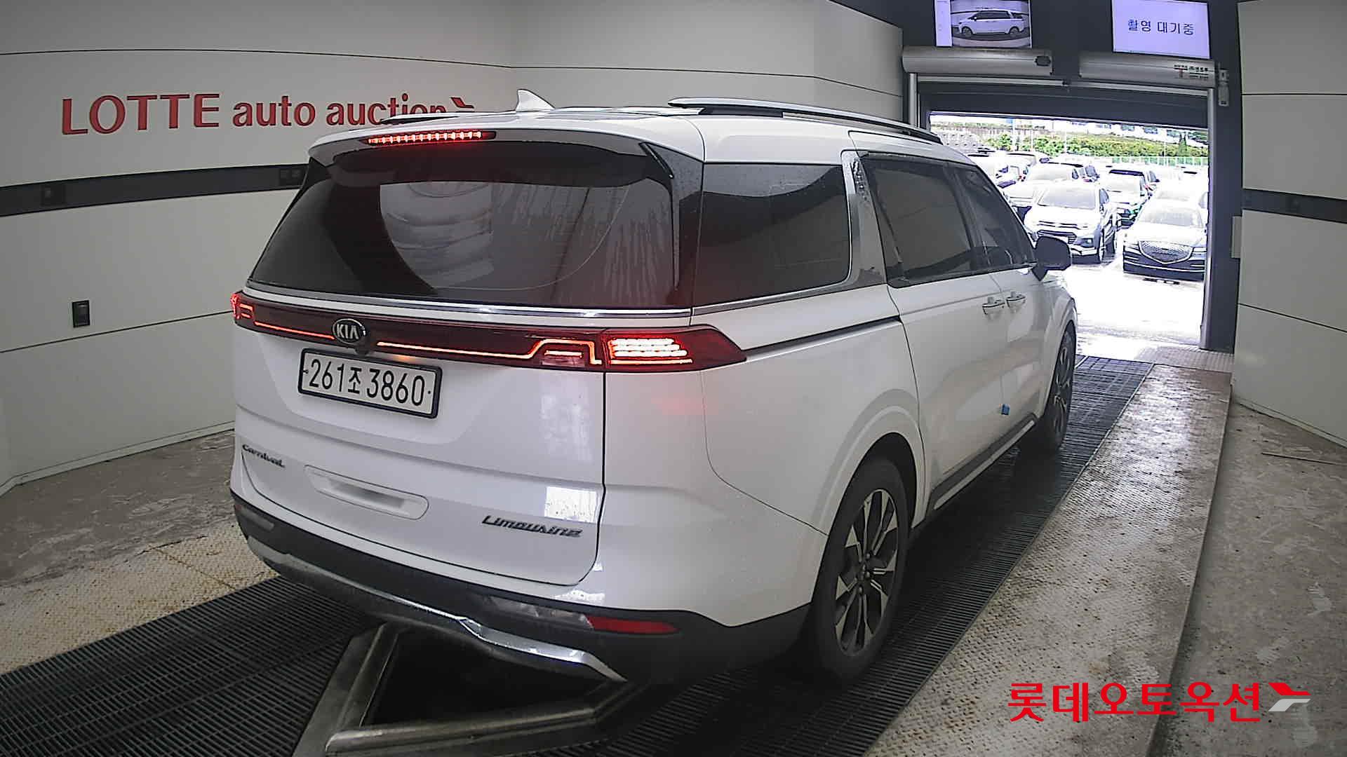 2021 - kia carnival