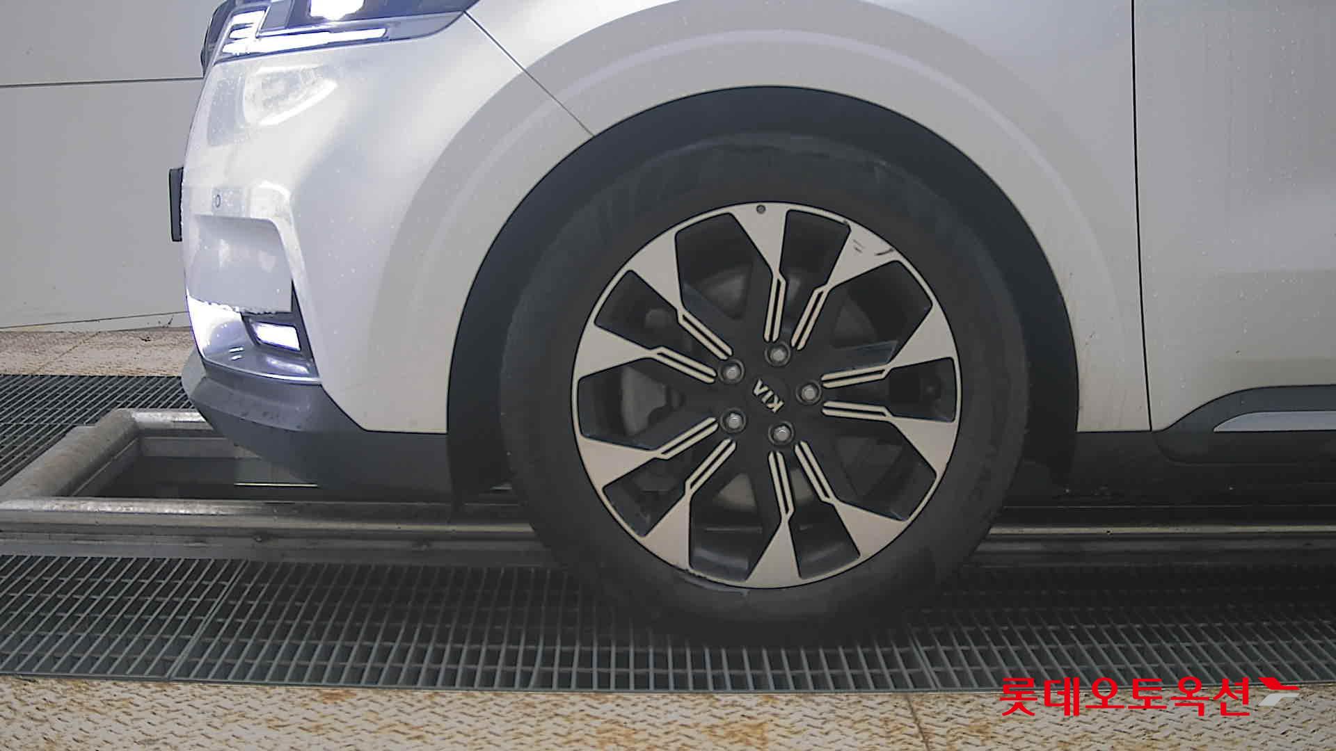2021 - kia carnival