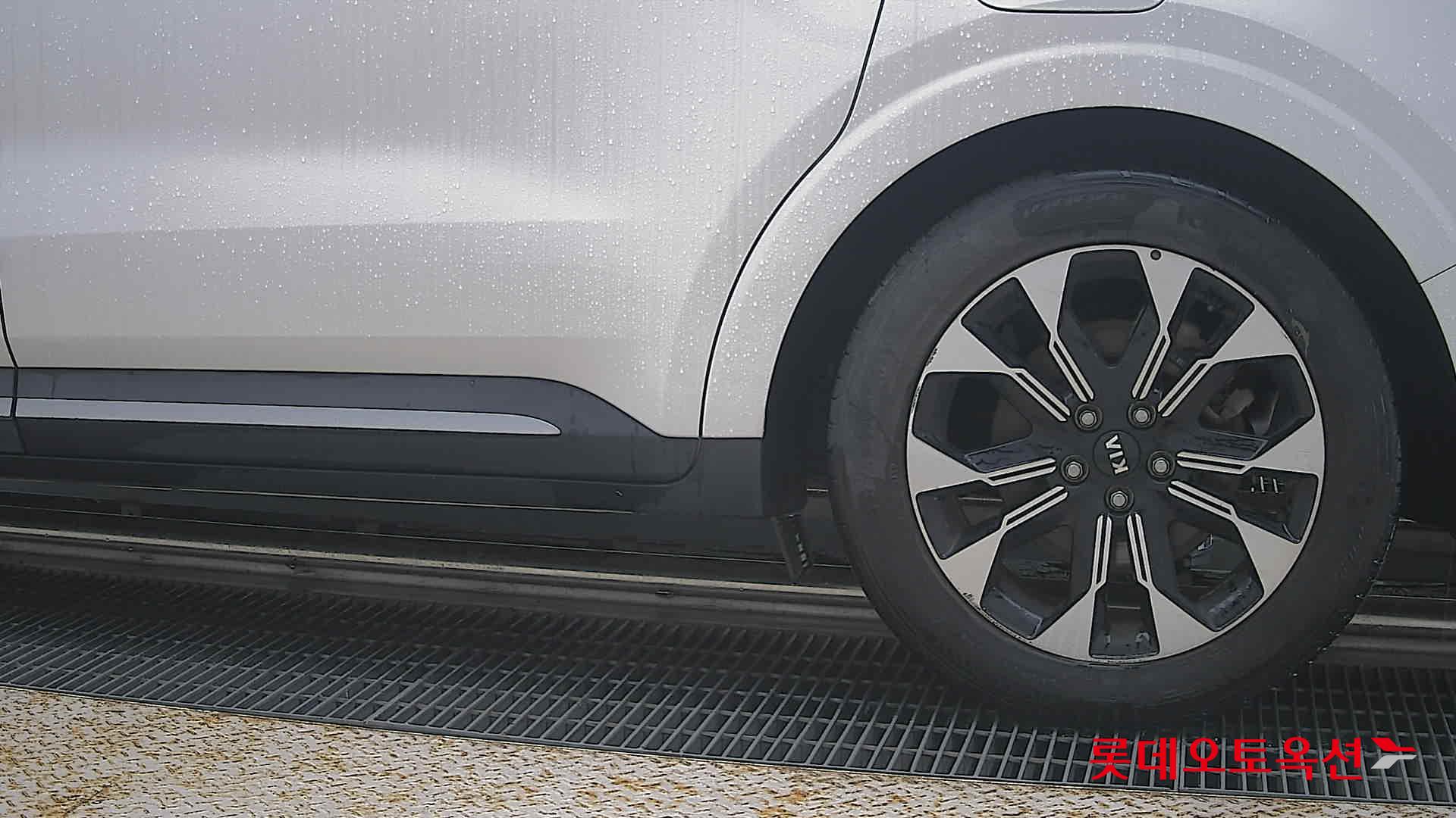 2021 - kia carnival