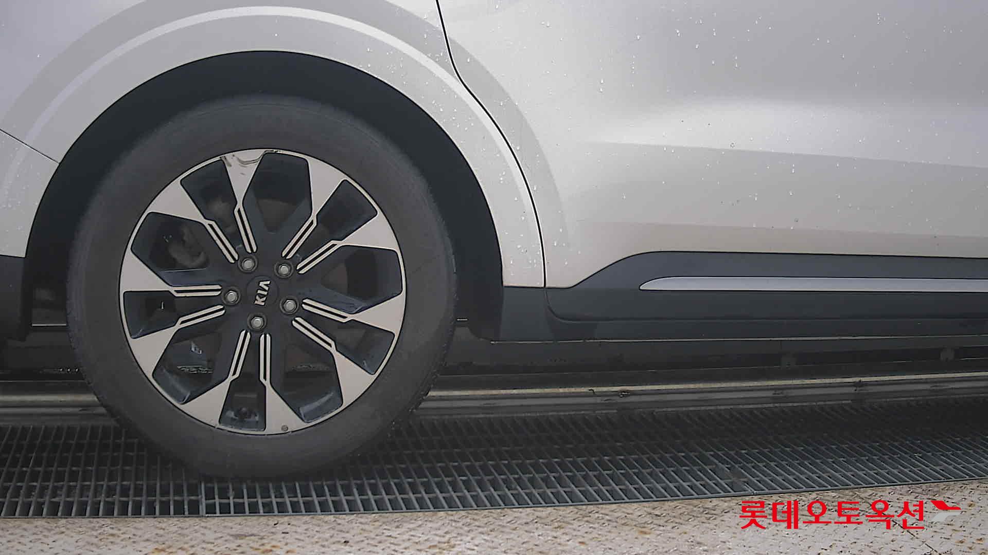 2021 - kia carnival