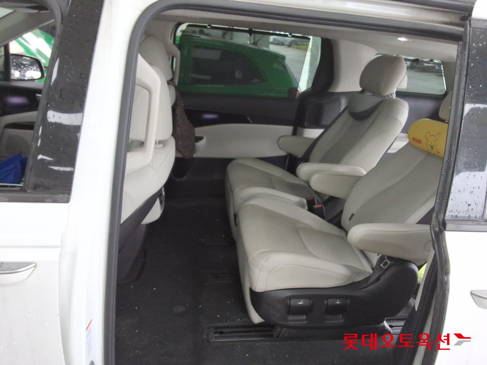 2021 - kia carnival