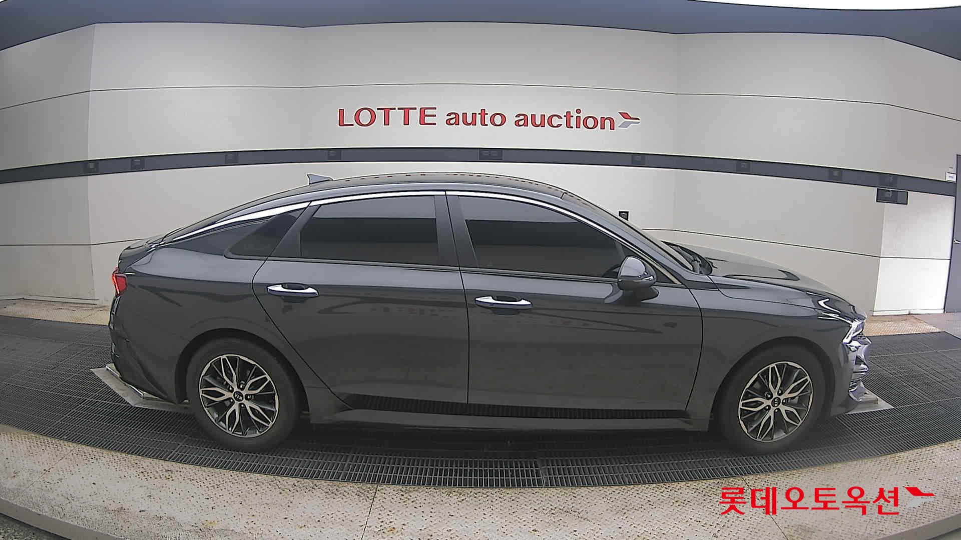 2021 - kia k5