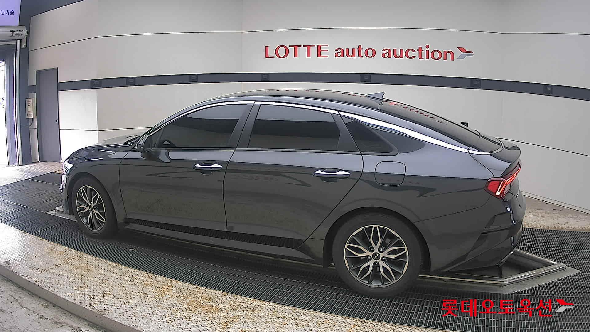 2021 - kia k5