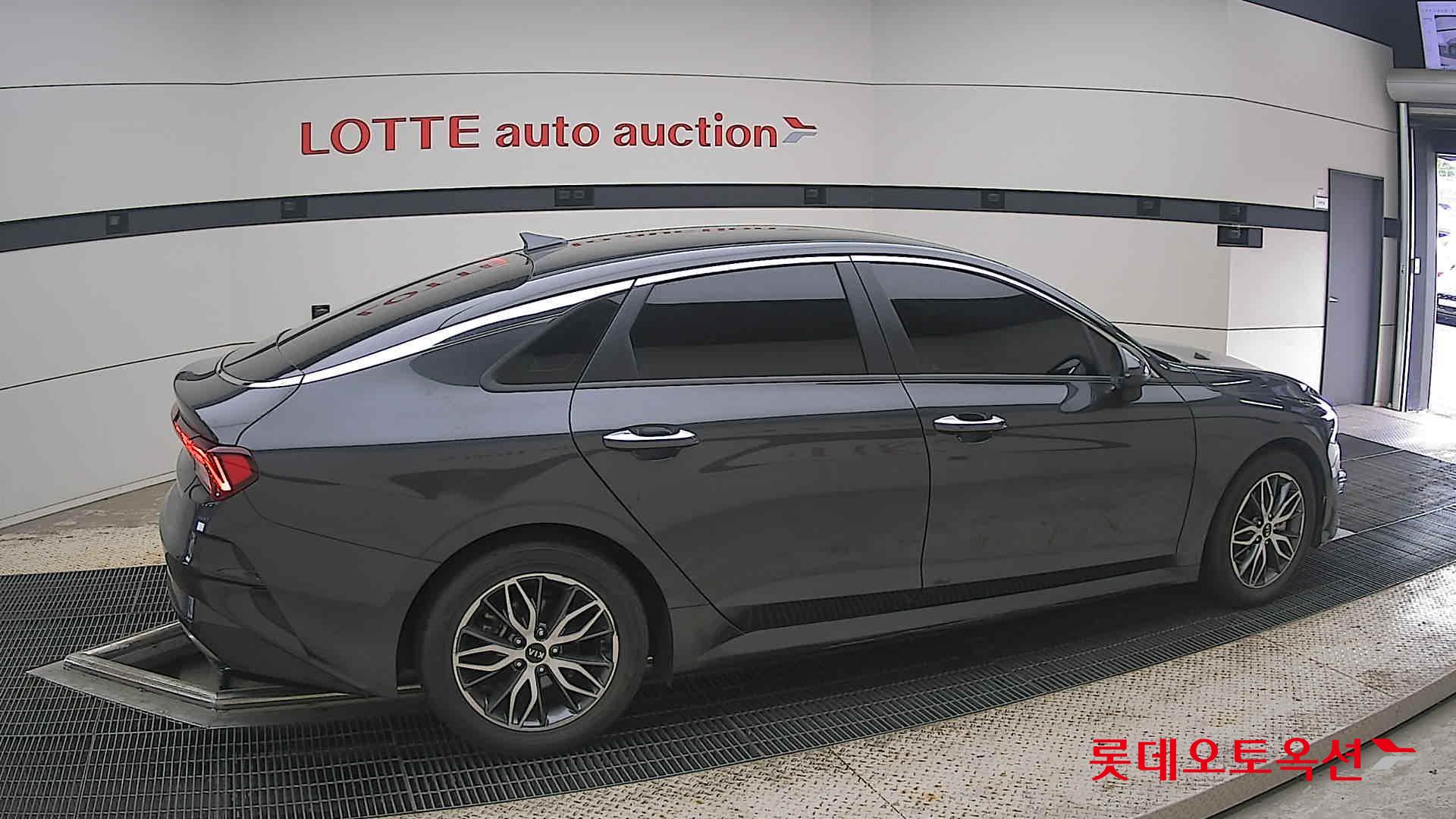 2021 - kia k5