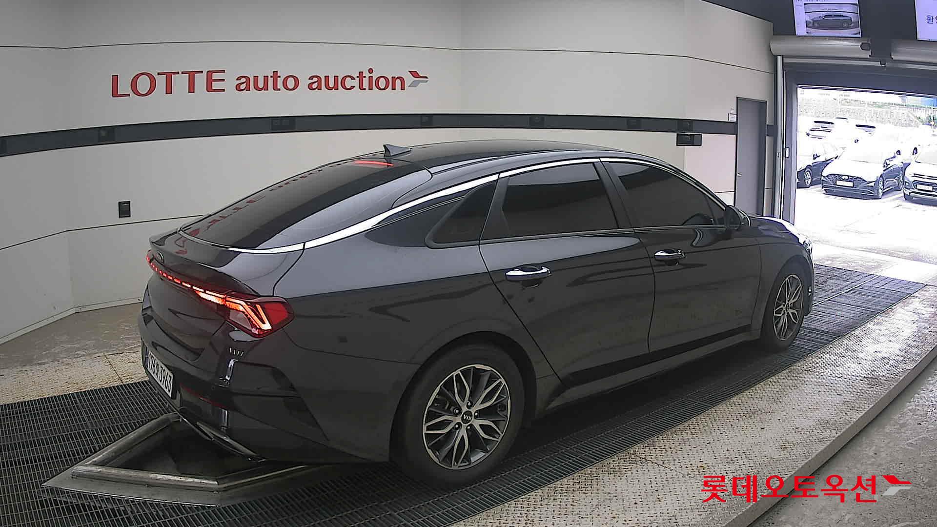 2021 - kia k5