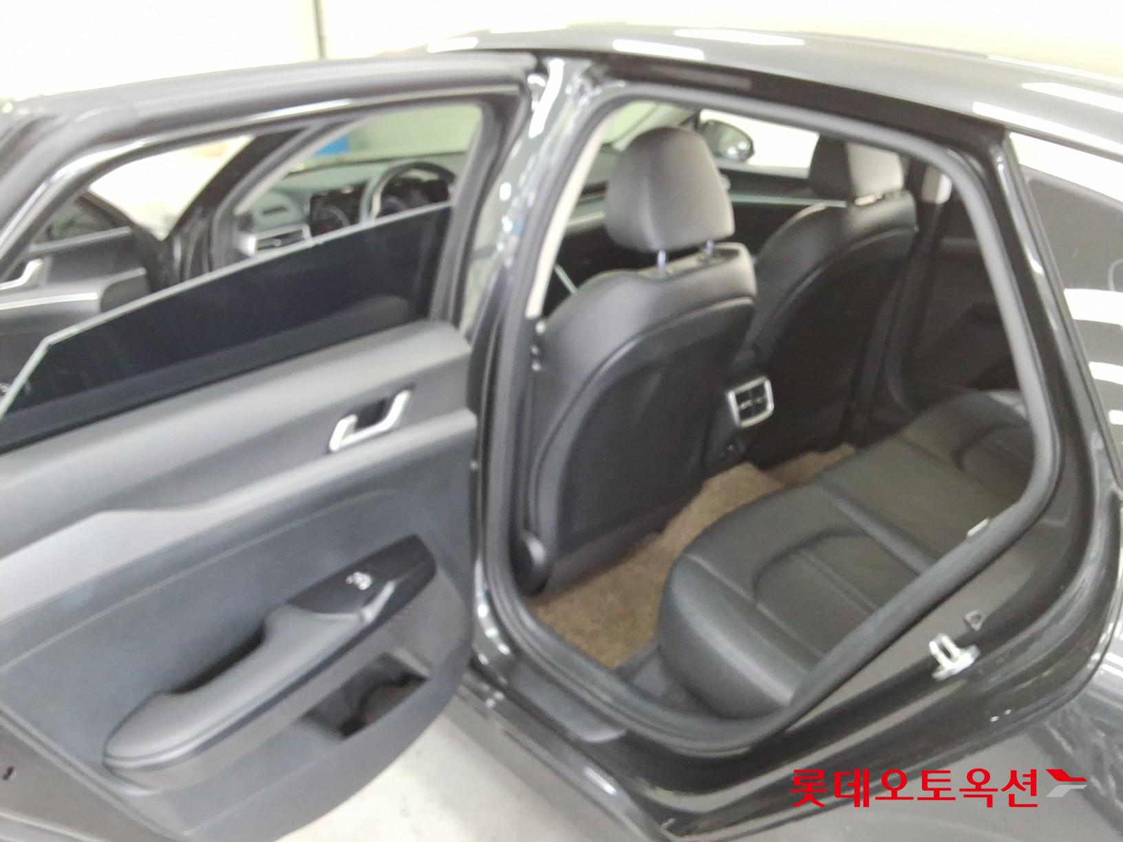 2021 - kia k5