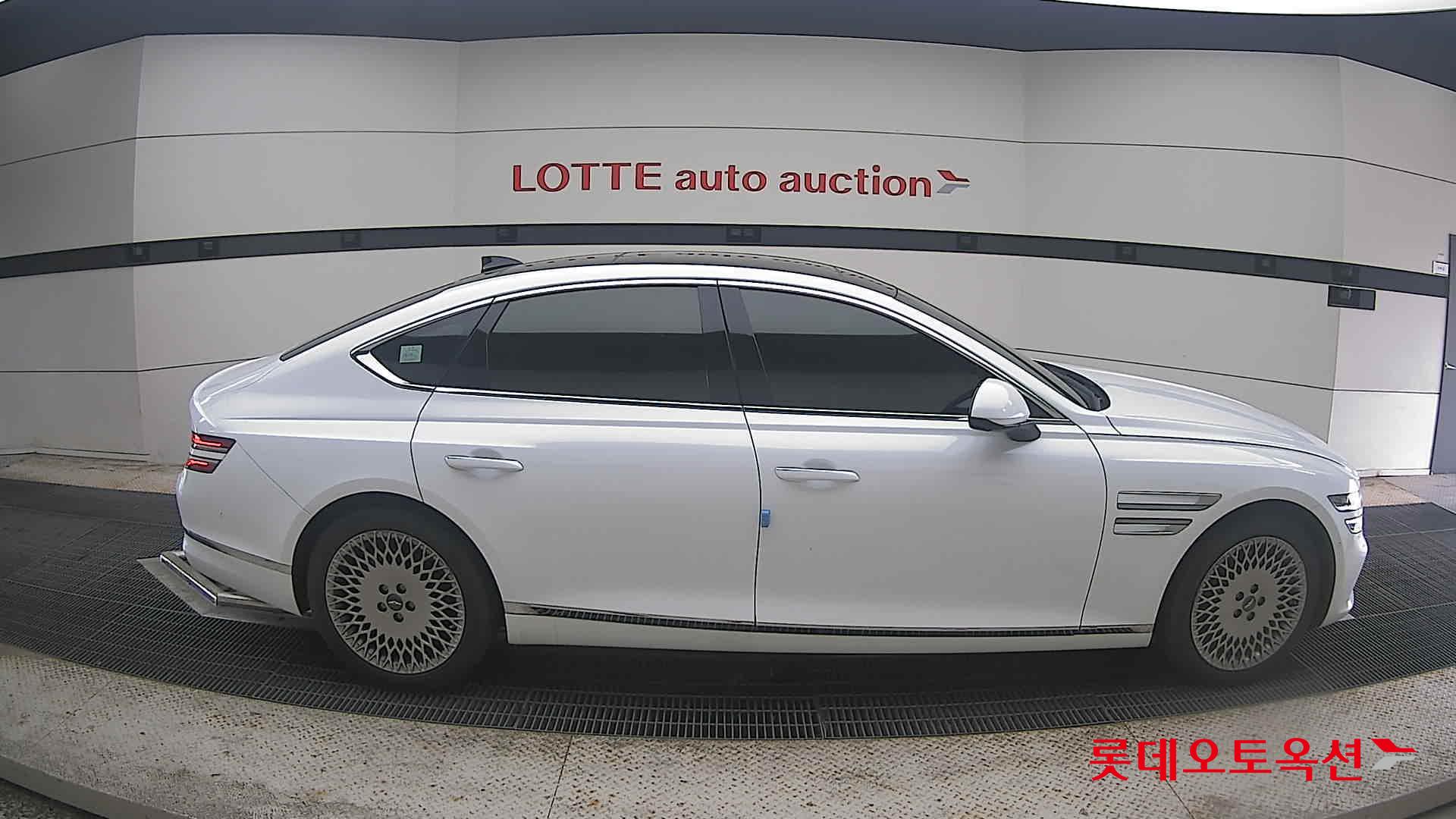 2022 - genesis g80