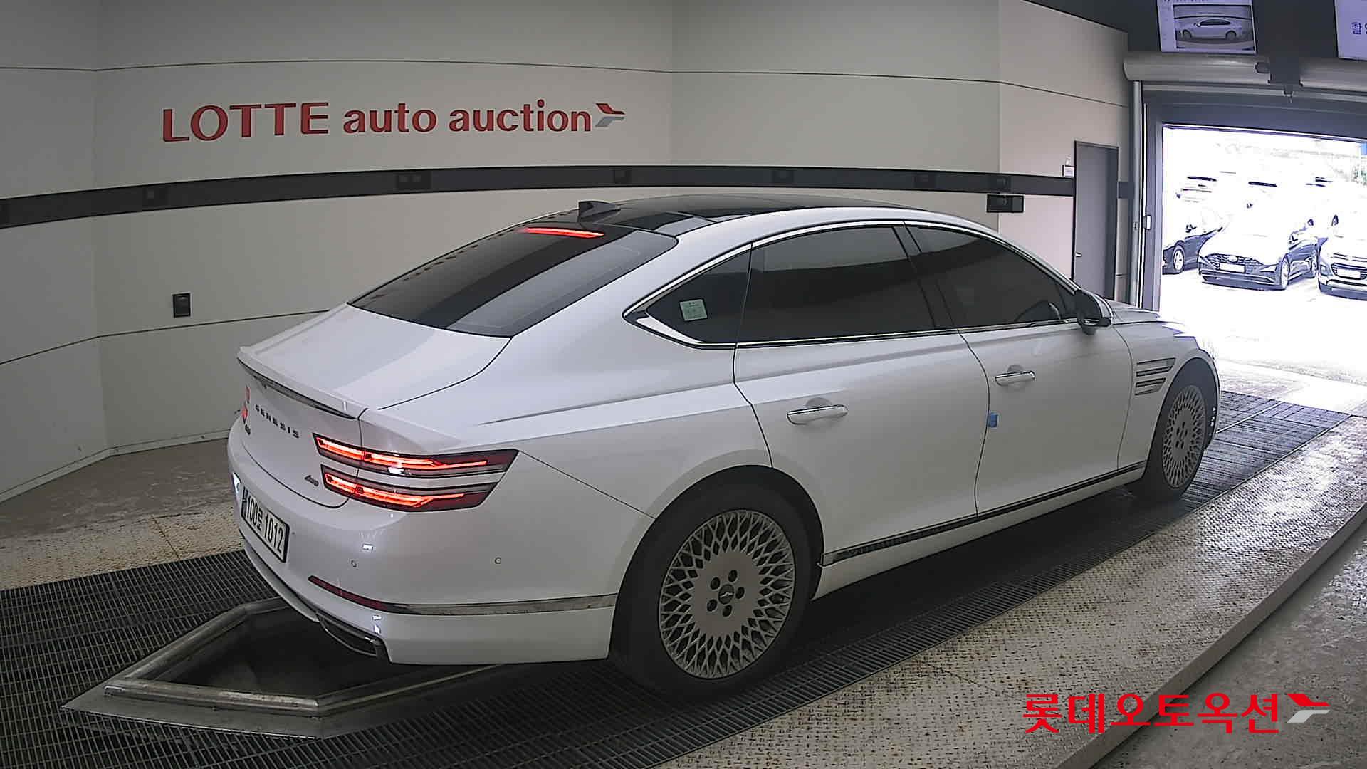2022 - genesis g80