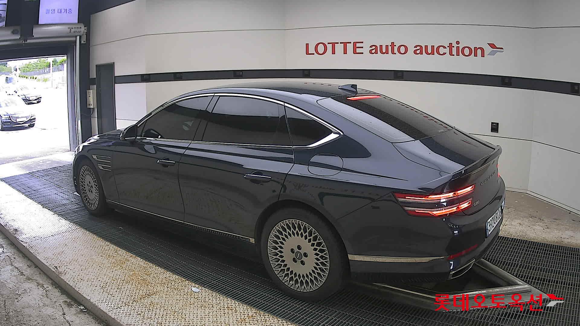 2022 - genesis g80