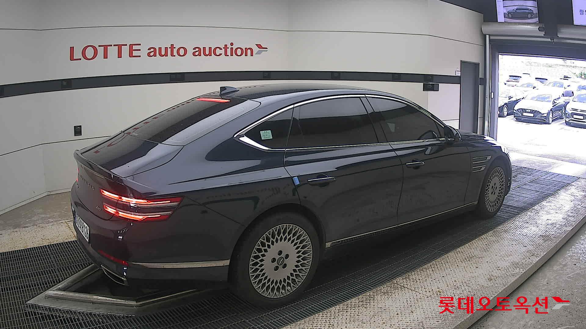 2022 - genesis g80