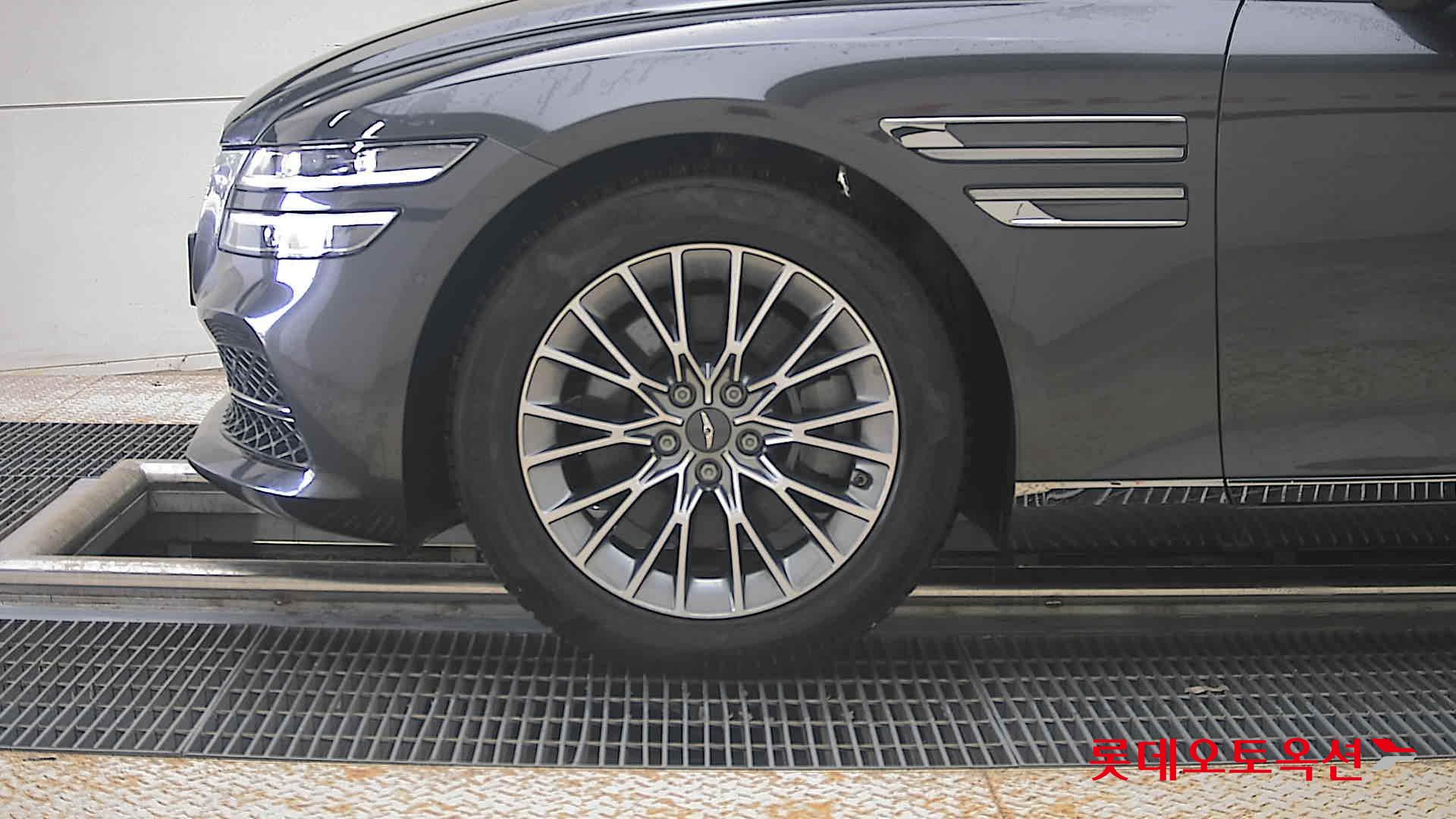 2022 - genesis g80