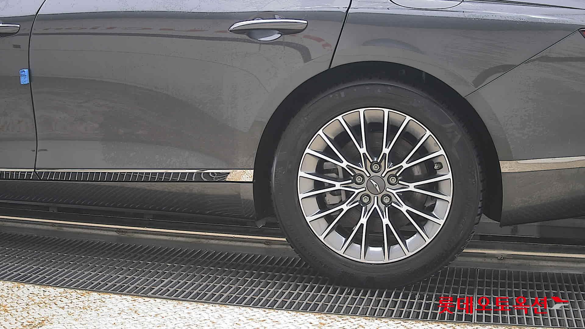 2022 - genesis g80
