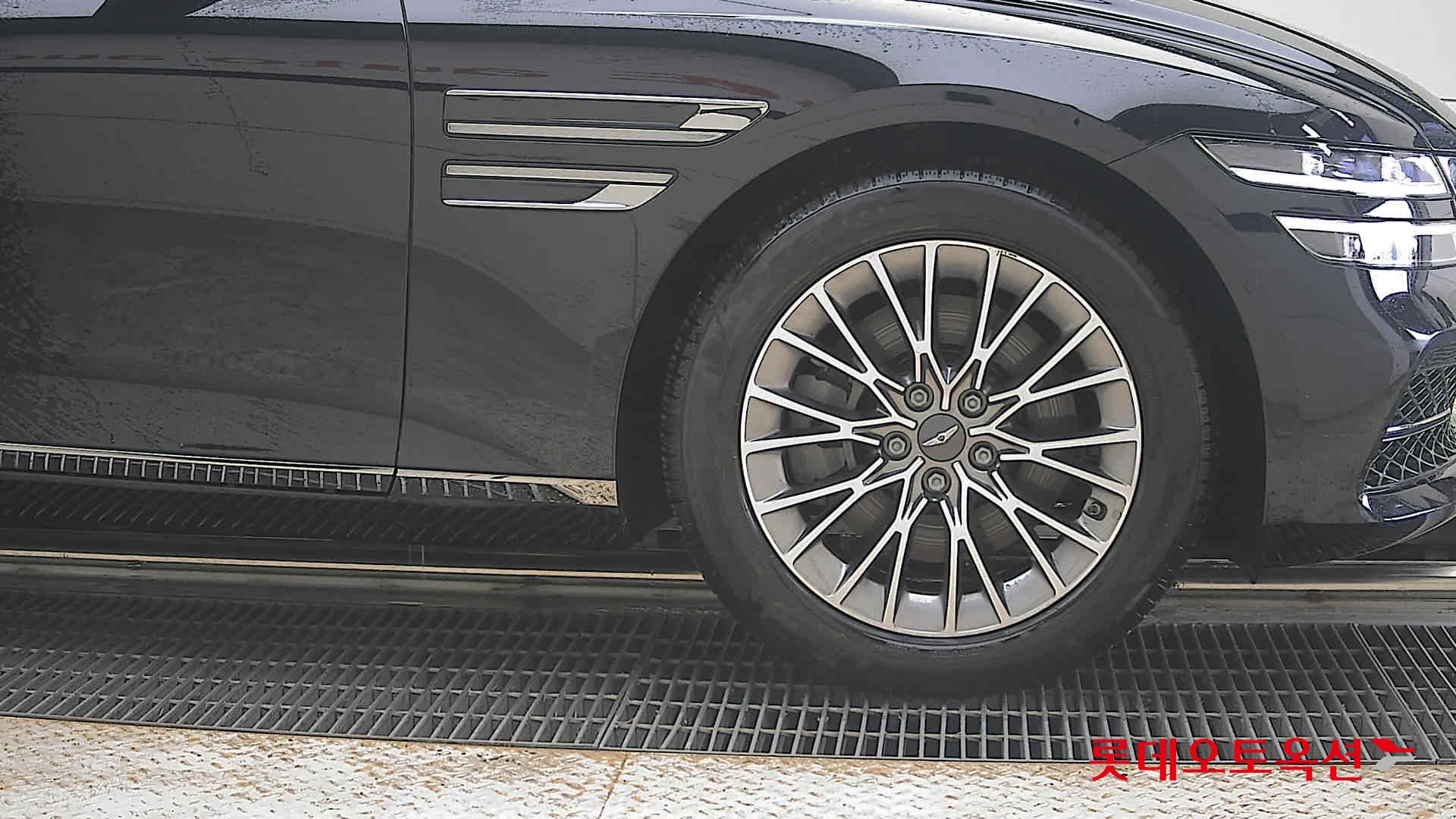 2021 - genesis g80