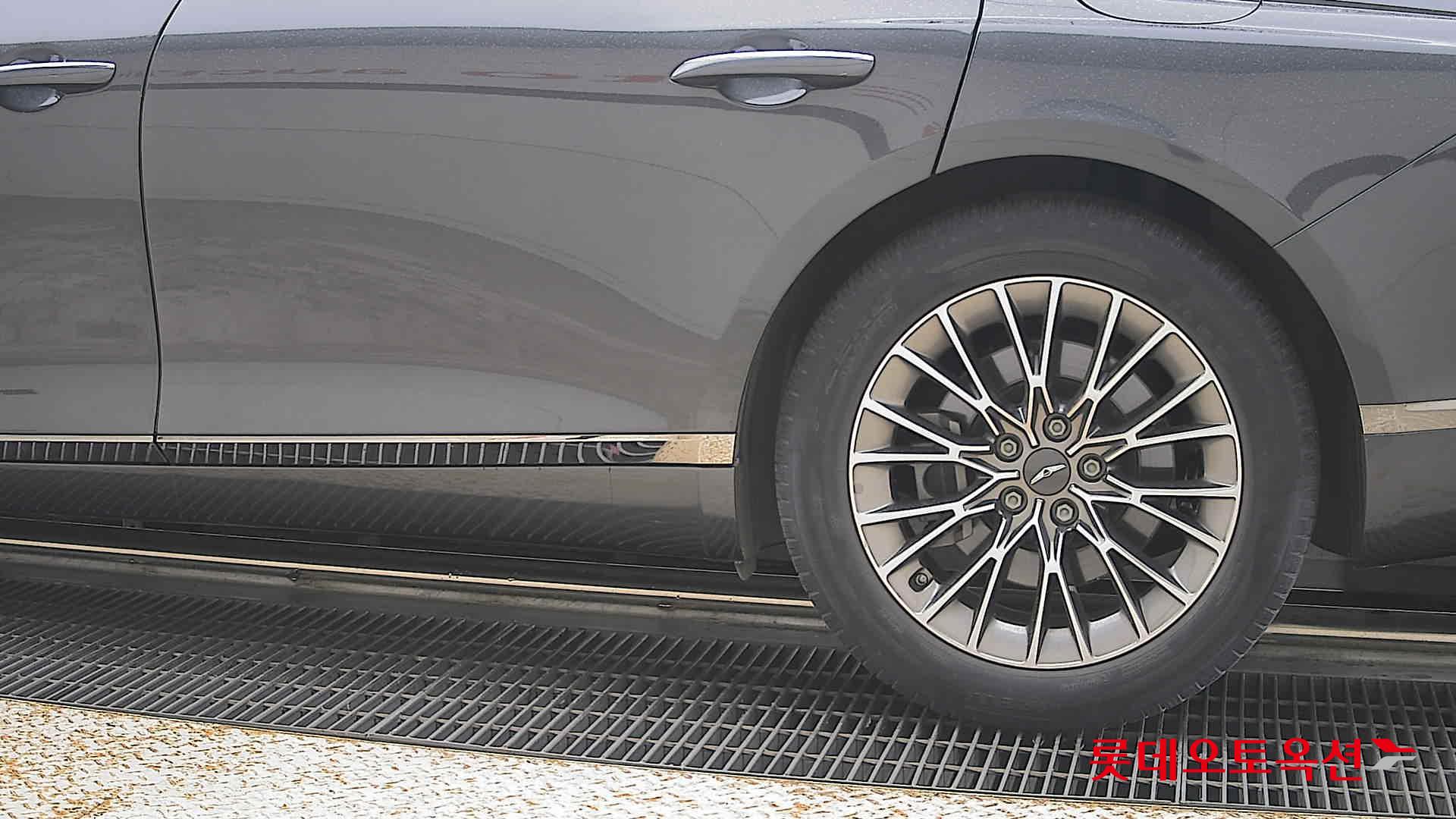 2021 - genesis g80
