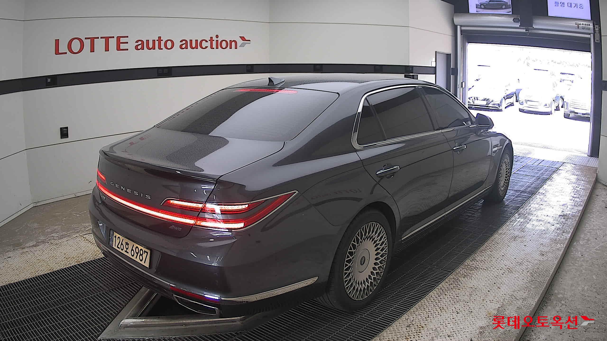 2021 - genesis g90