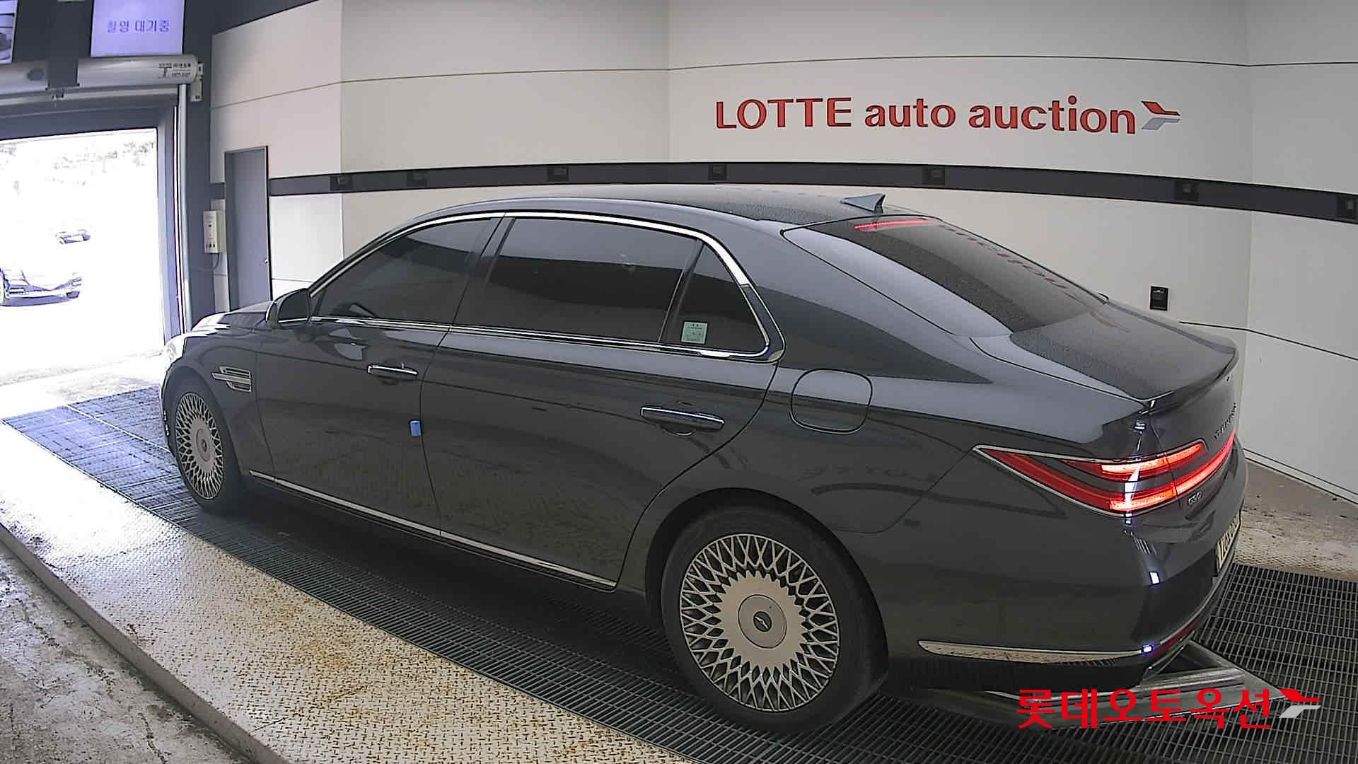 2021 - genesis g90