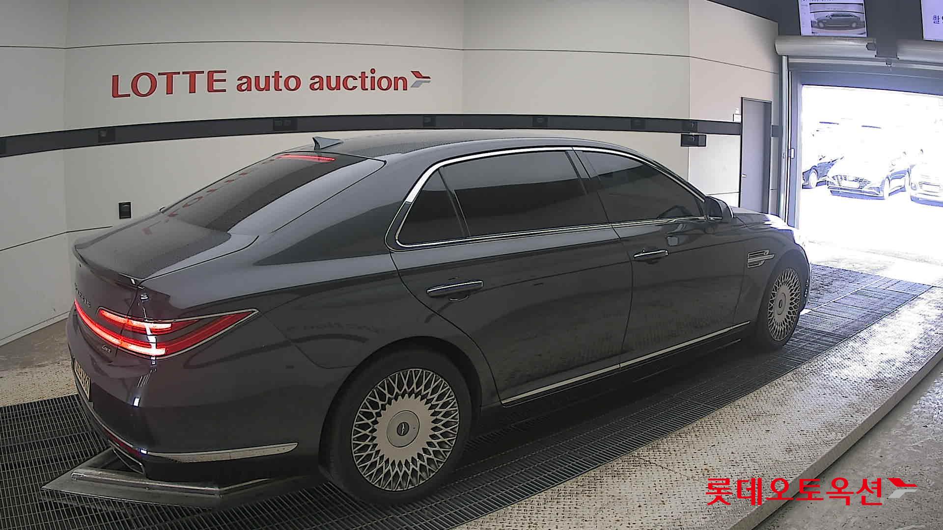 2021 - genesis g90