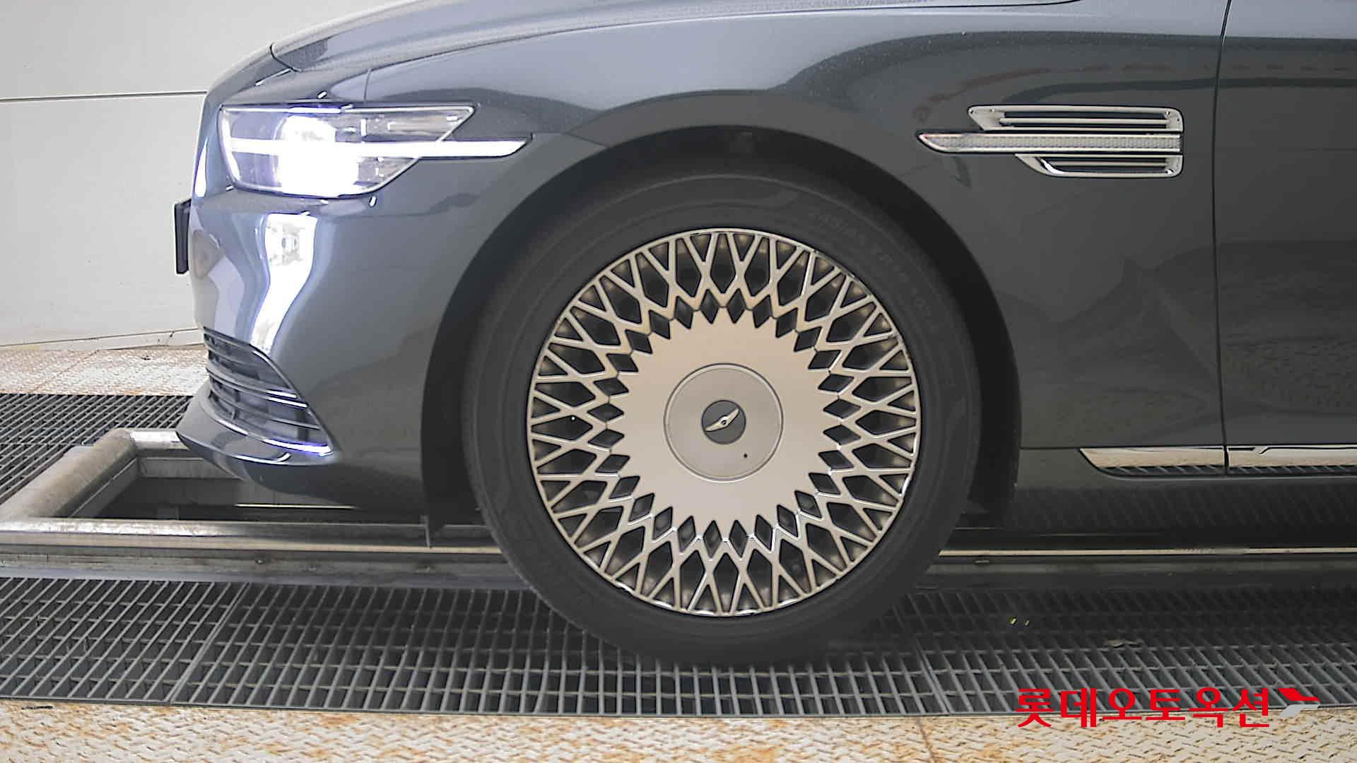 2021 - genesis g90