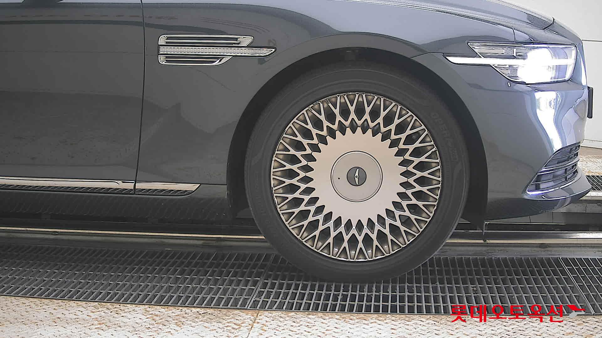 2021 - genesis g90