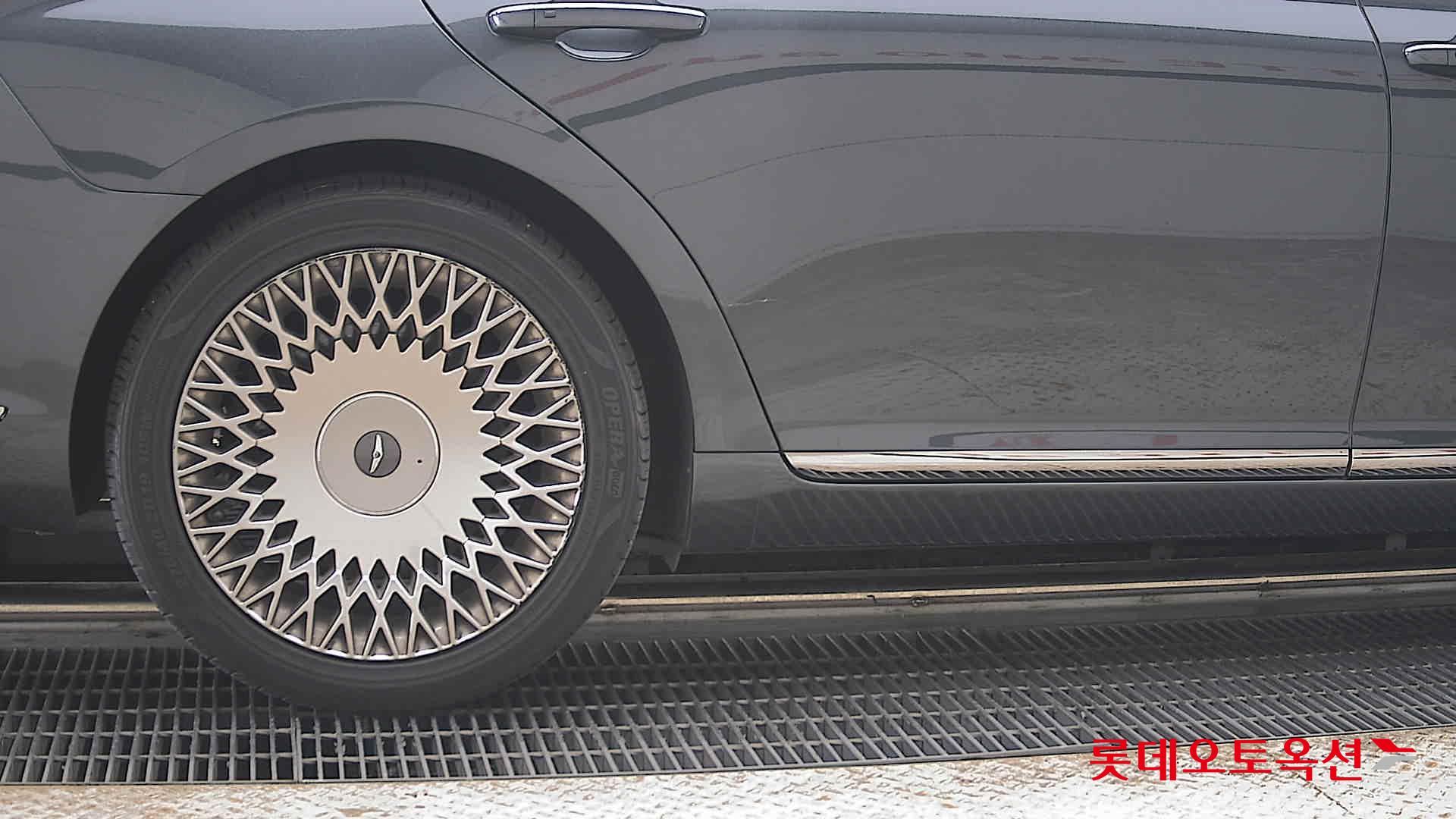 2021 - genesis g90