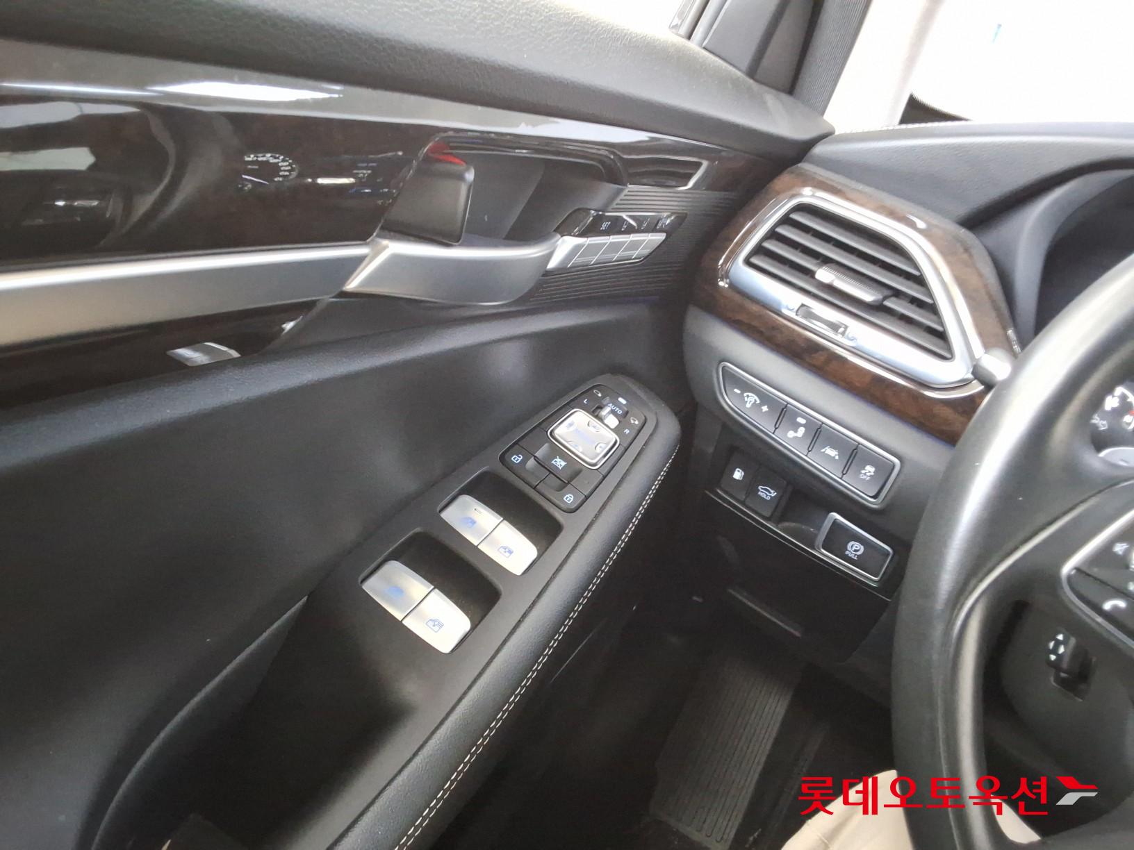 2021 - genesis g90