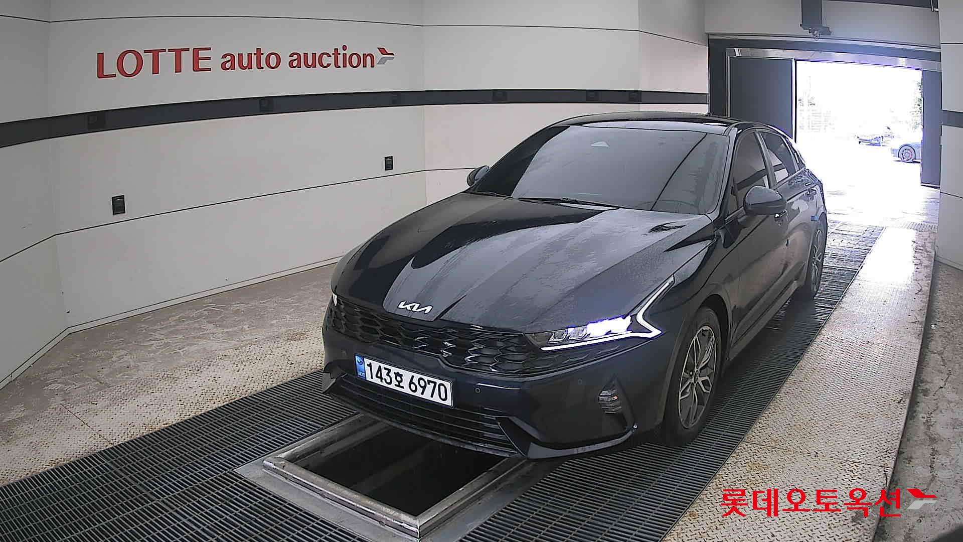 2022 - kia k5