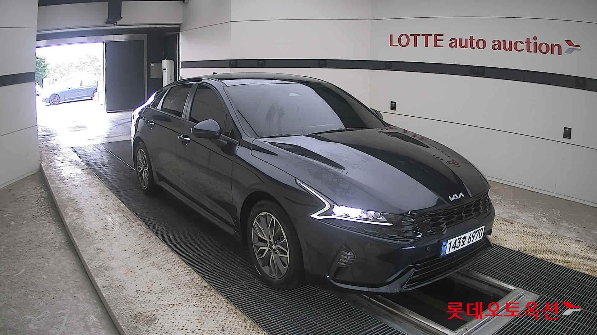 2022 - kia k5