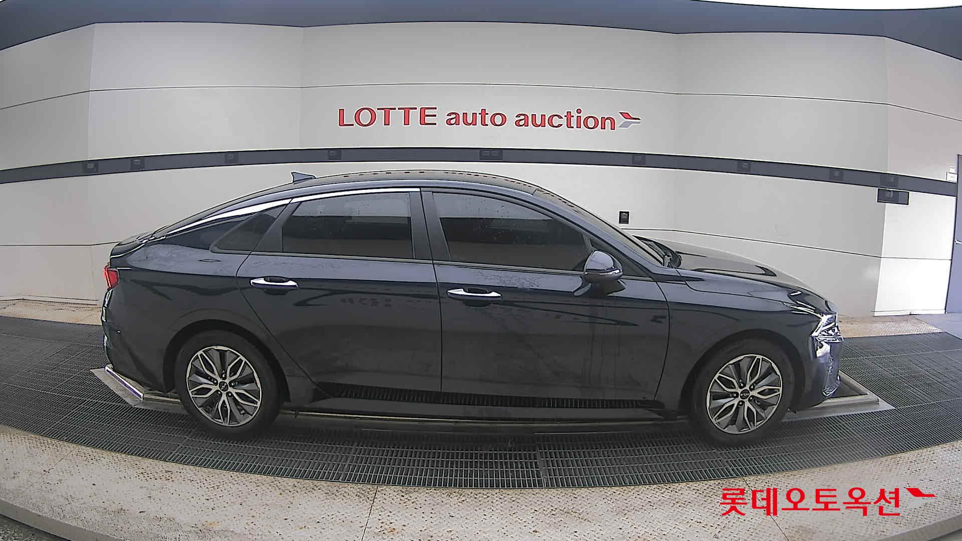 2022 - kia k5