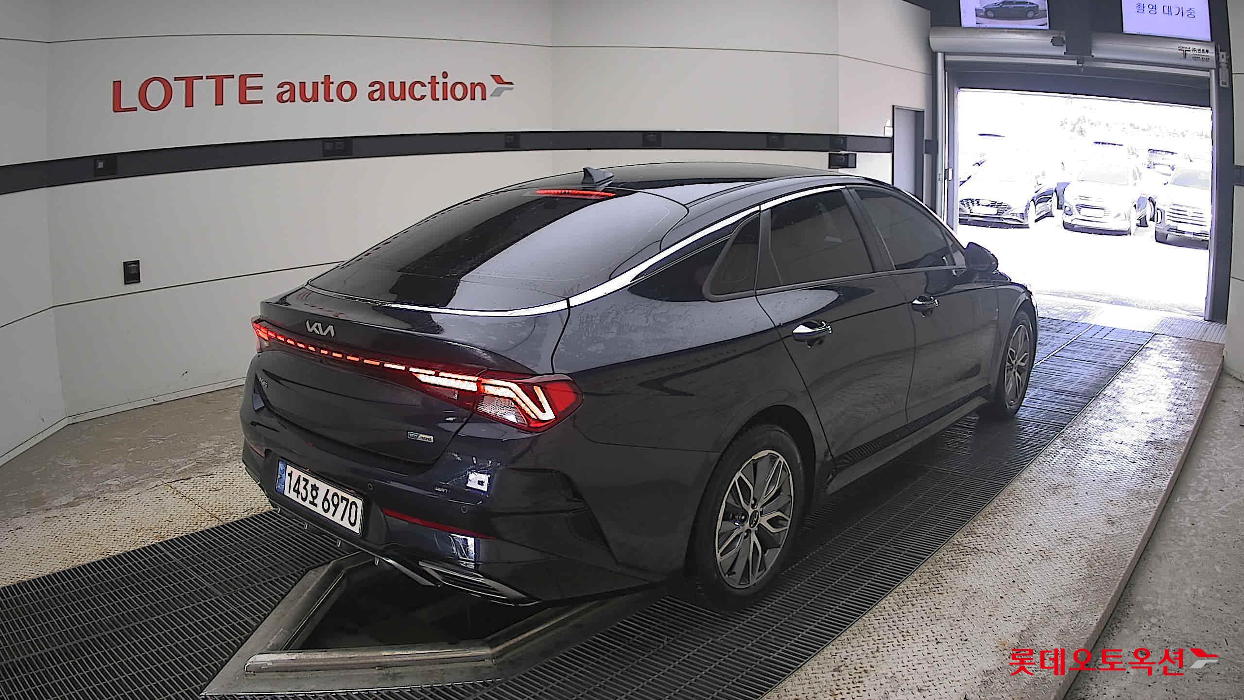 2022 - kia k5