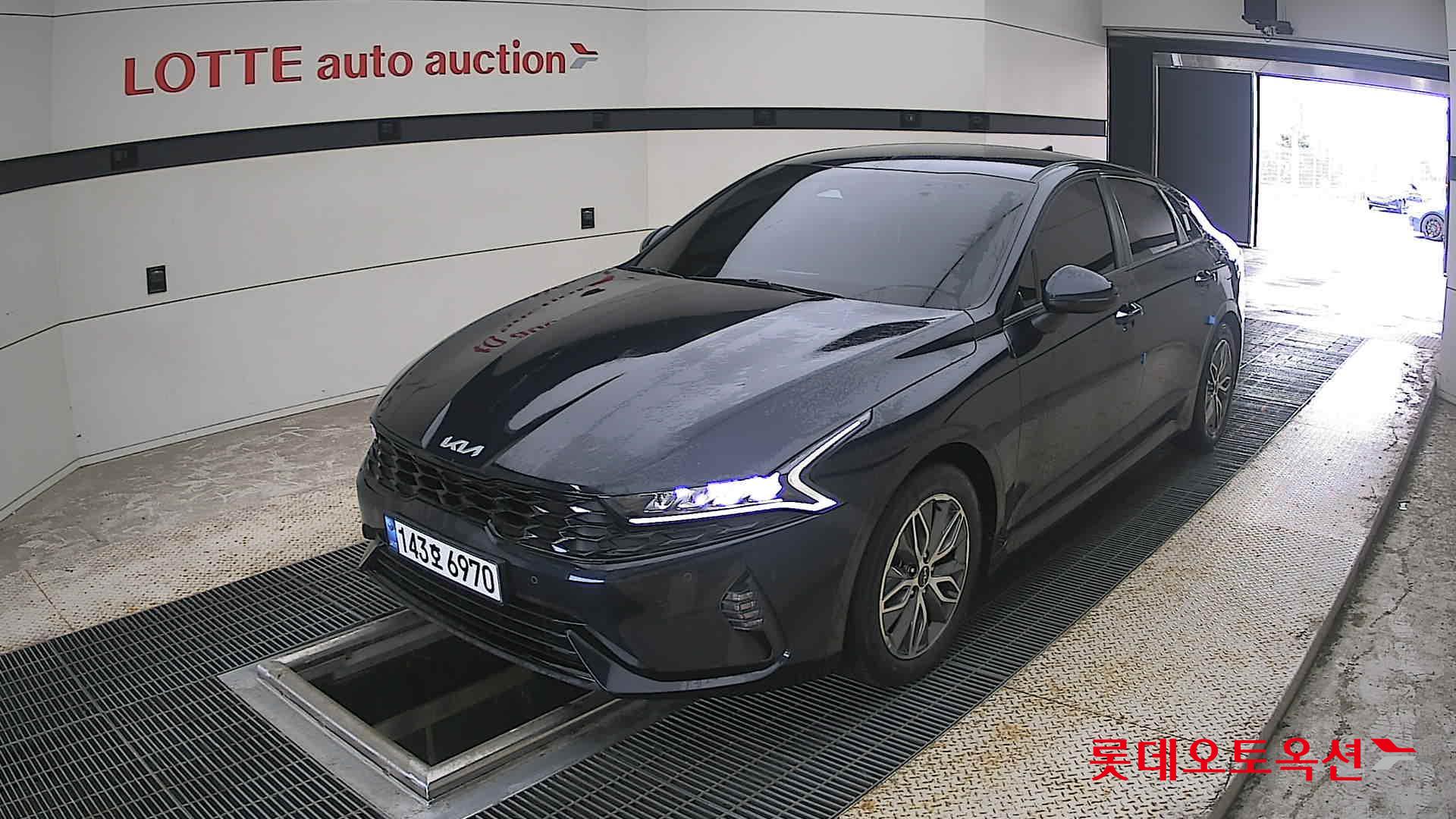 2022 - kia k5