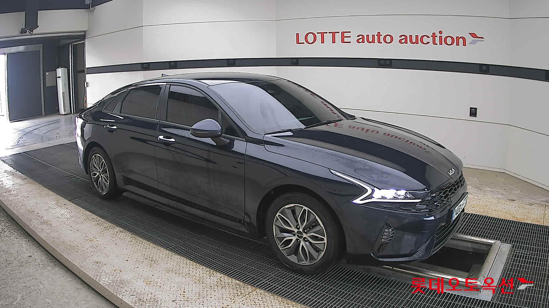 2022 - kia k5