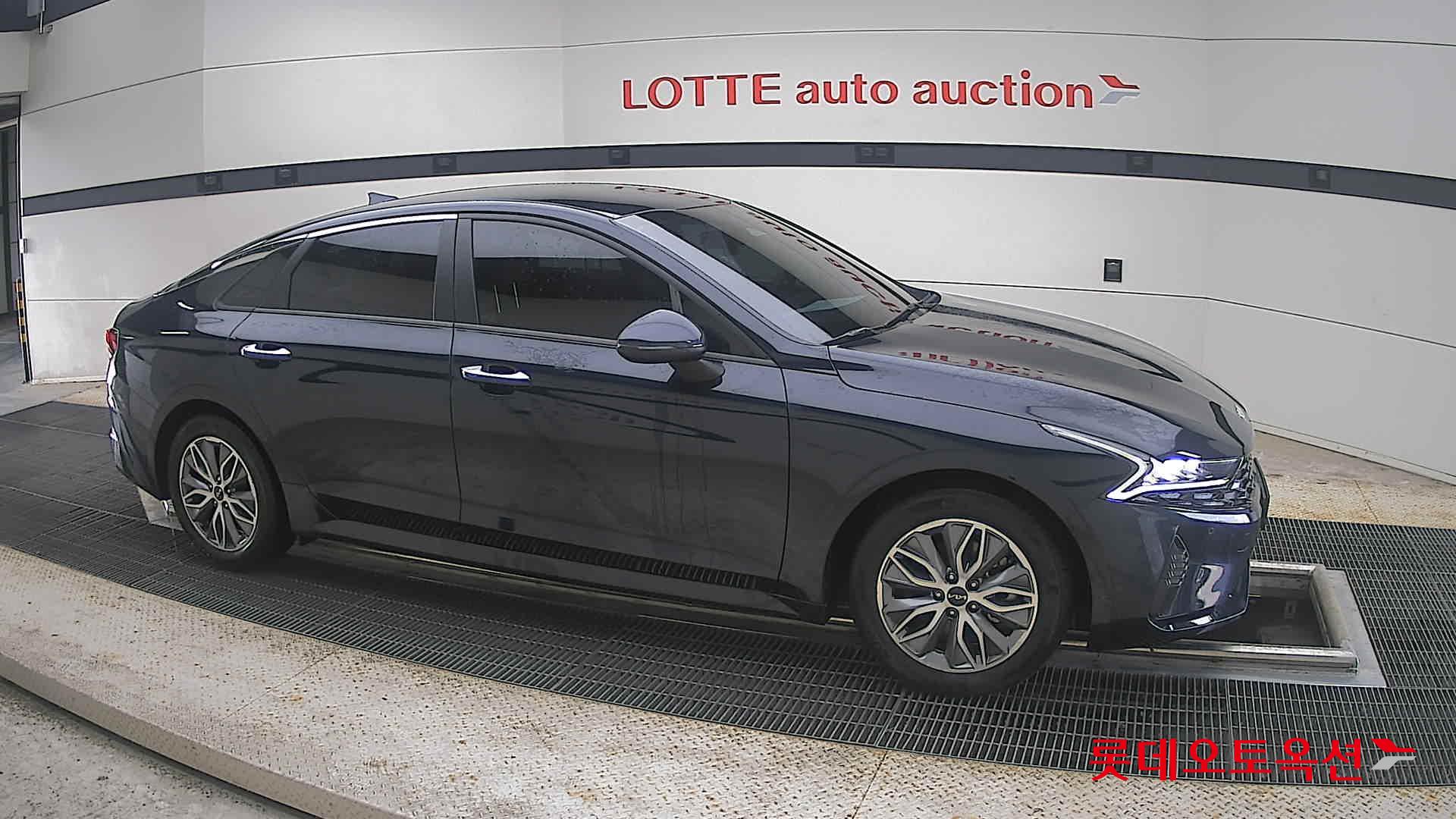 2022 - kia k5