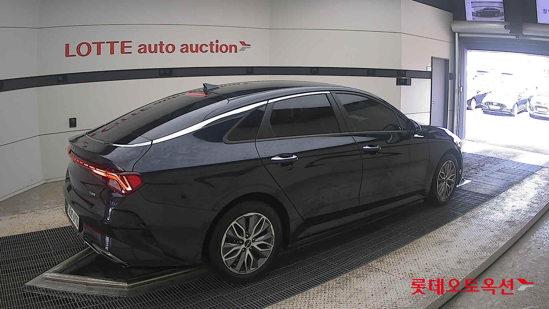 2022 - kia k5