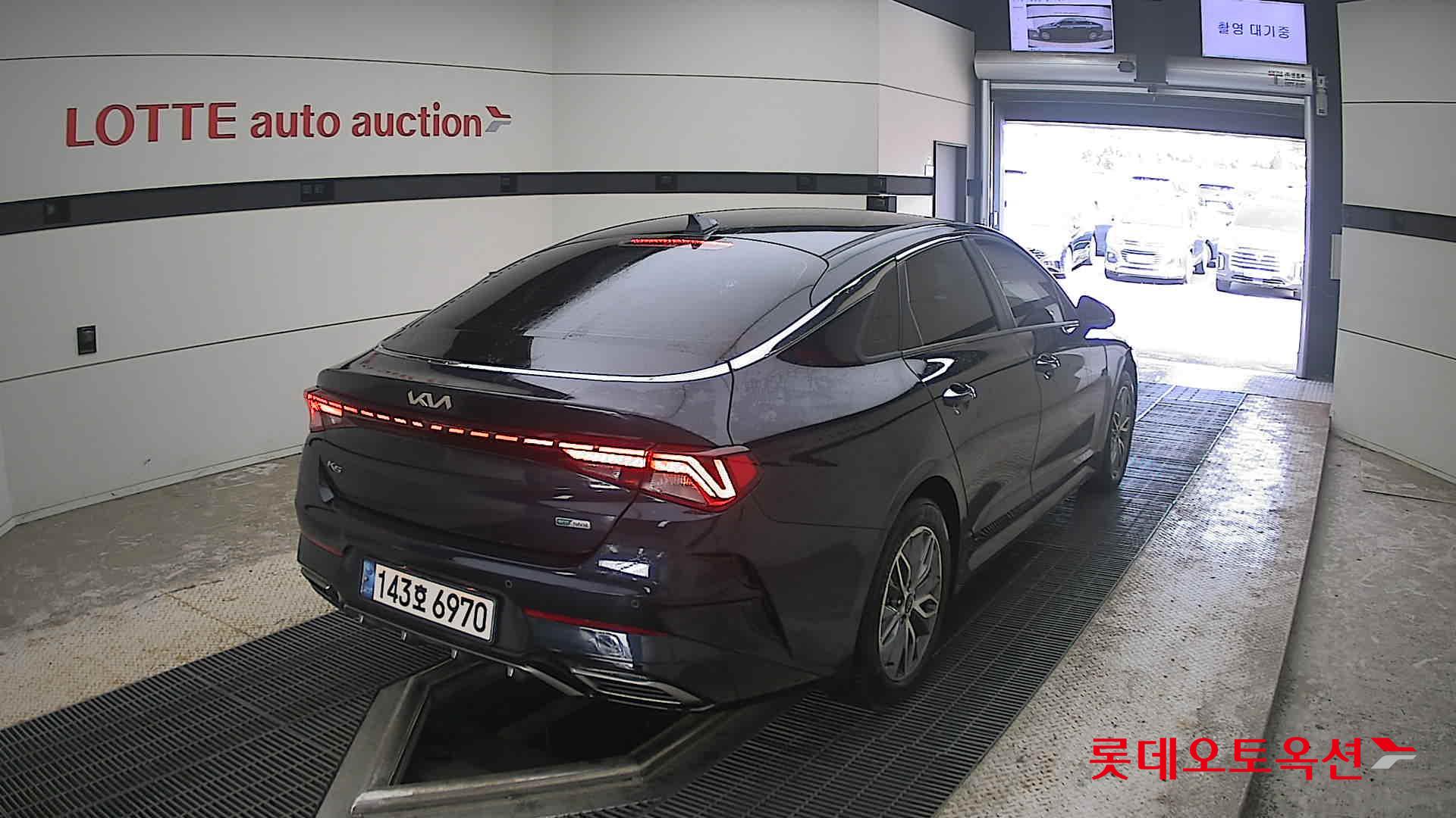 2022 - kia k5